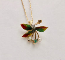 Load image into Gallery viewer, Vintage 14K Yellow Gold Floral Motif Emerald, Pearl &amp; Enamel Charm
