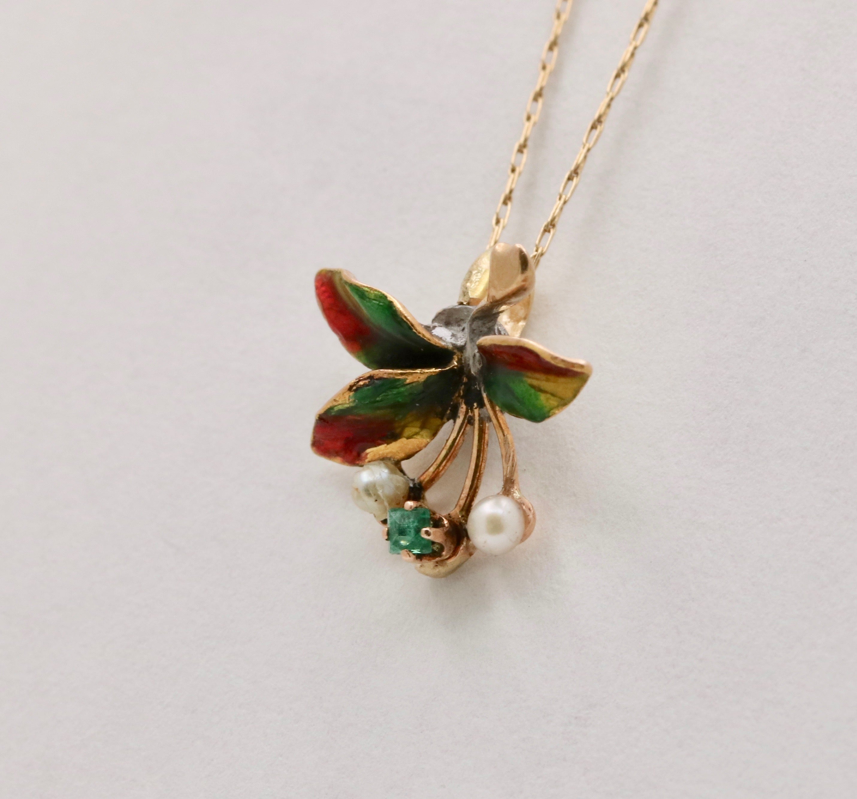 Vintage 14K Yellow Gold Floral Motif Emerald, Pearl & Enamel Charm