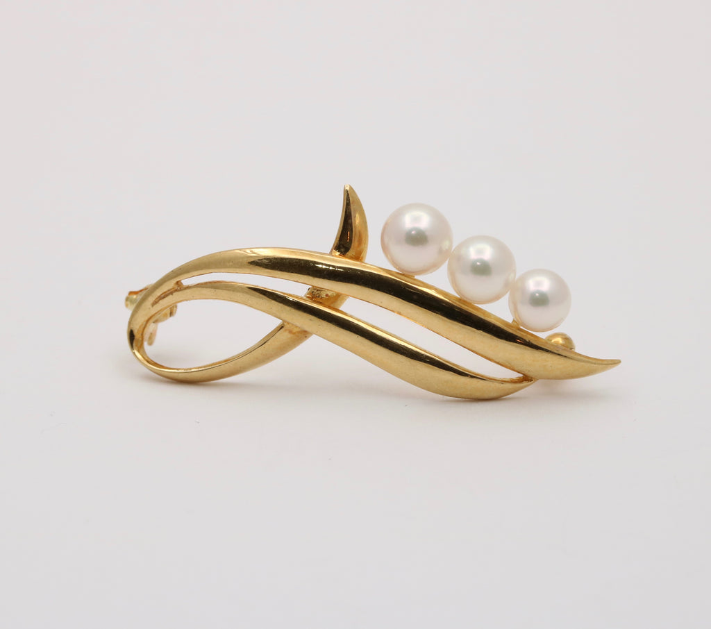 Vintage 18K Yellow Gold  Mikimoto Cultured Pearl Brooch