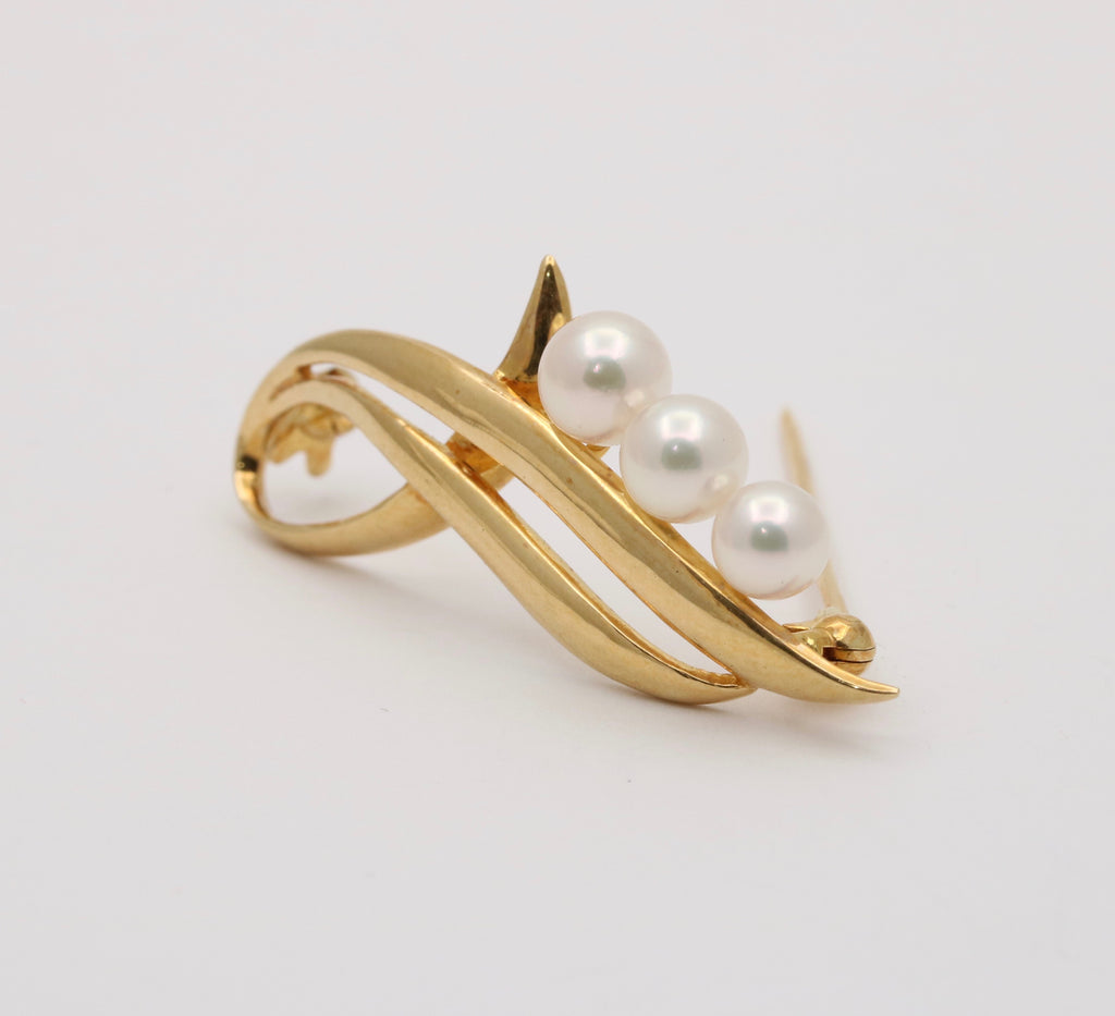 Vintage 18K Yellow Gold  Mikimoto Cultured Pearl Brooch