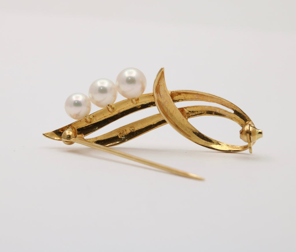 Vintage 18K Yellow Gold  Mikimoto Cultured Pearl Brooch