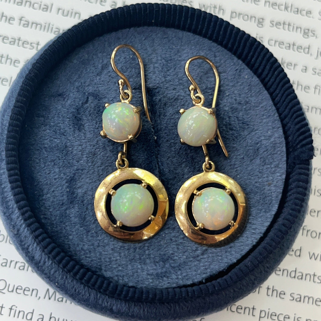 Vintage 14K yellow Gold Opal Dangling Earrings