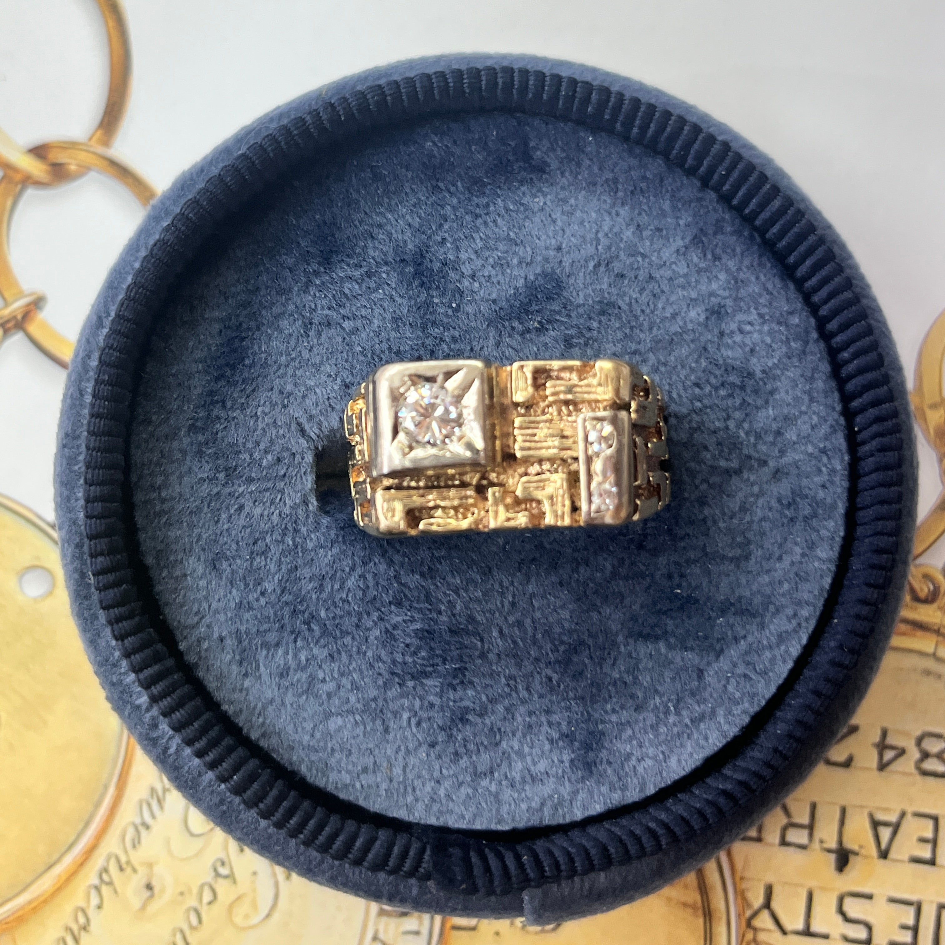 Vintage 14K Yellow Gold Brick Wall Diamond Band