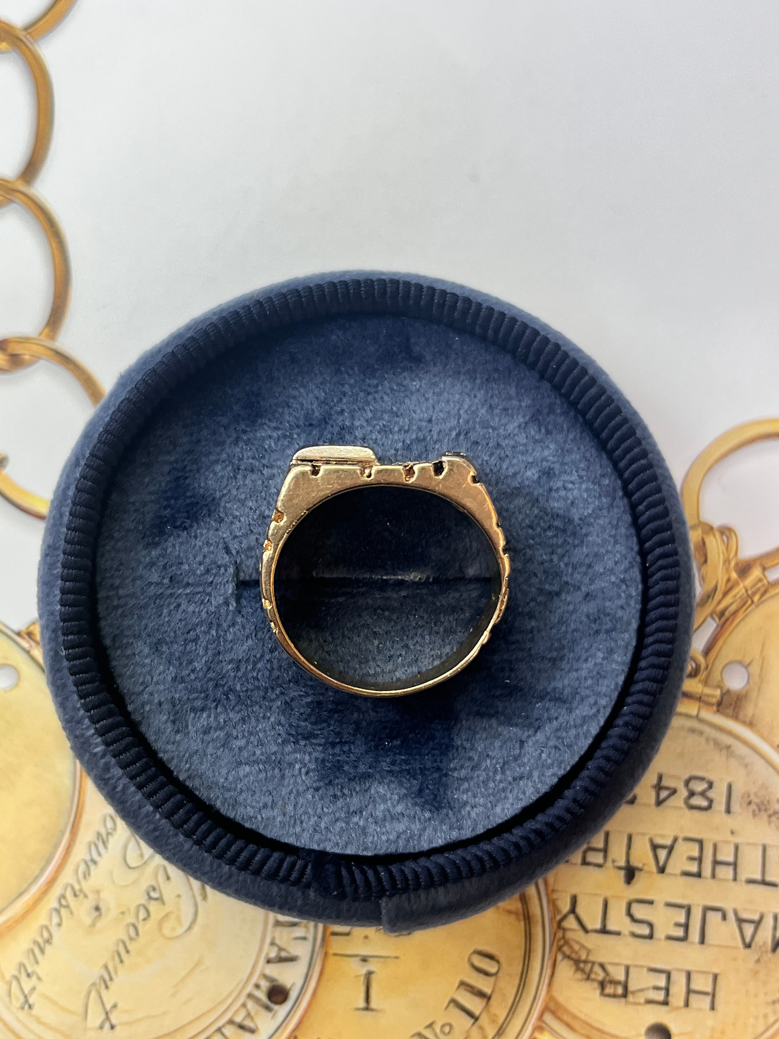 Vintage 14K Yellow Gold Brick Wall Diamond Band