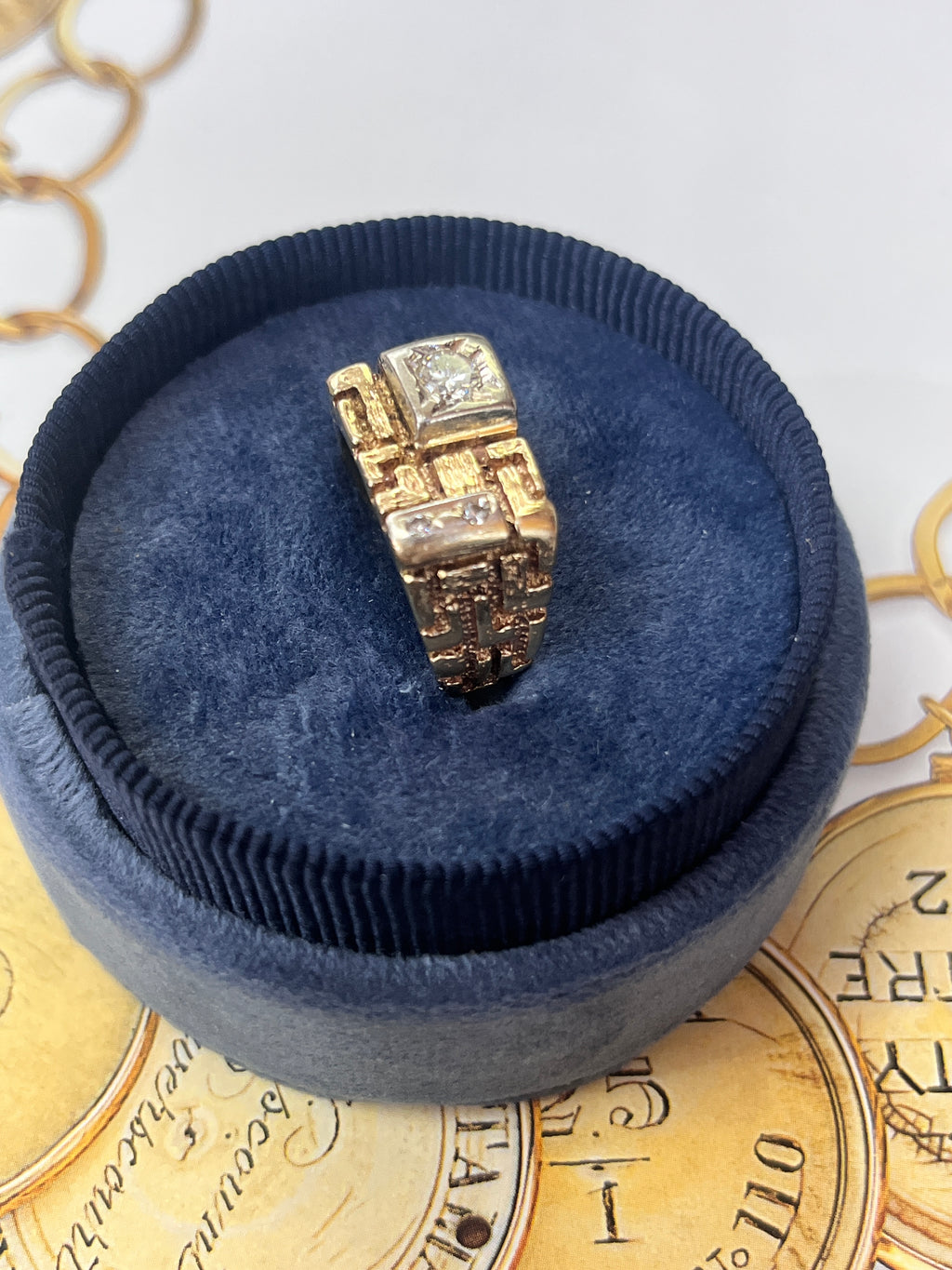 Vintage 14K Yellow Gold Brick Wall Diamond Band