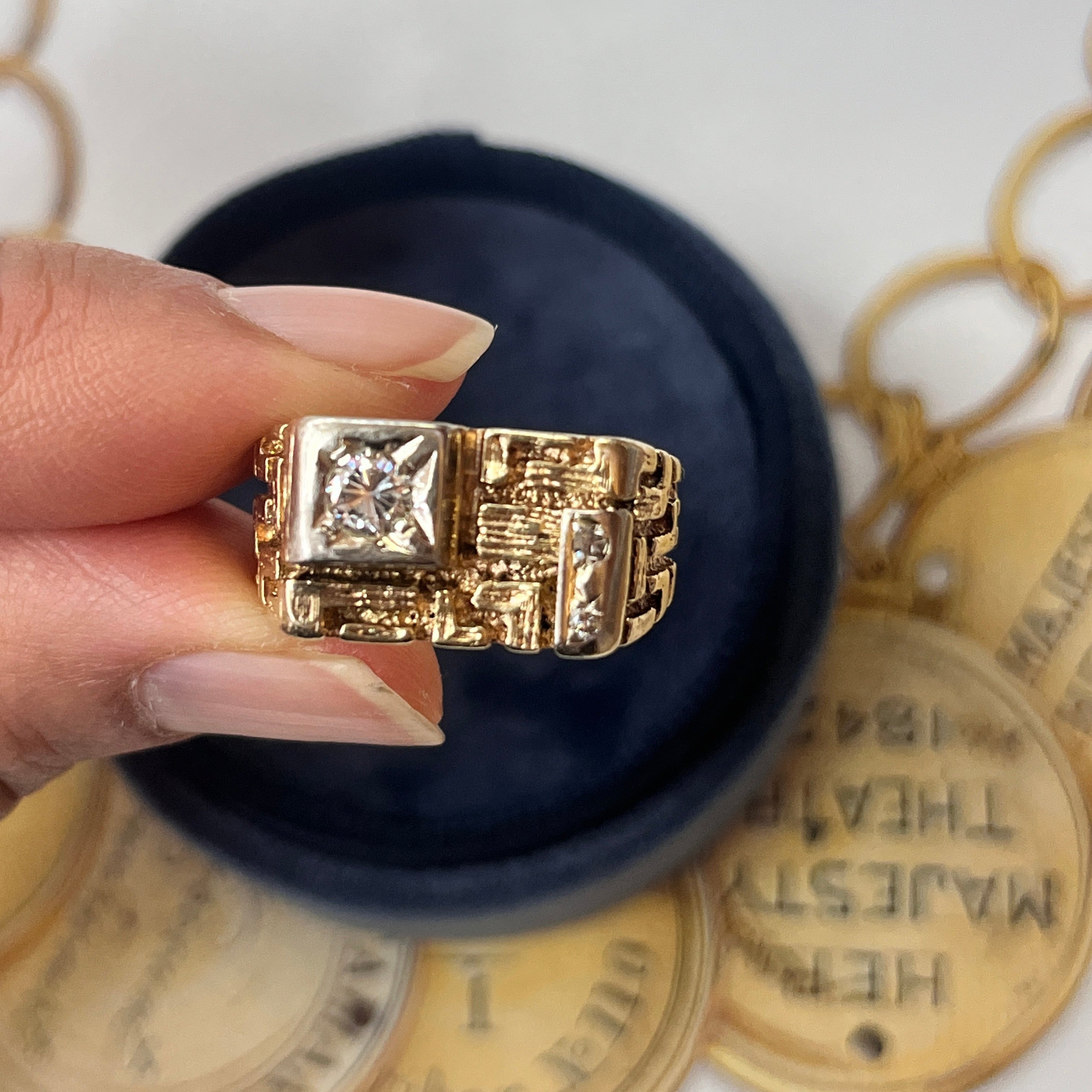Vintage 14K Yellow Gold Brick Wall Diamond Band