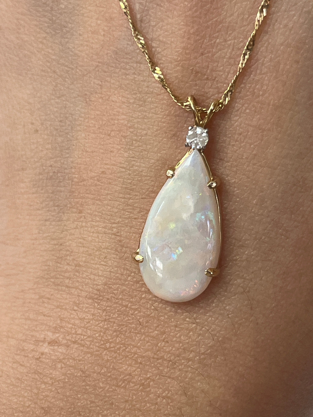Vintage 14K Yellow Gold Teardrop Ethiopian Opal & Diamond Pendant Necklace