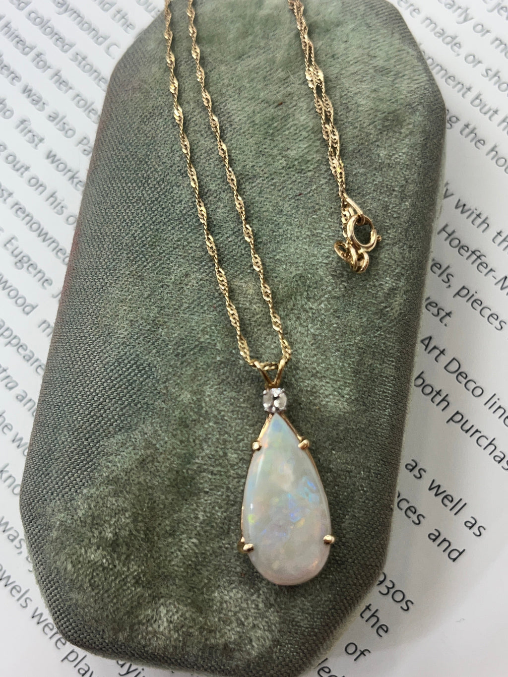 Vintage 14K Yellow Gold Teardrop Ethiopian Opal & Diamond Pendant Necklace