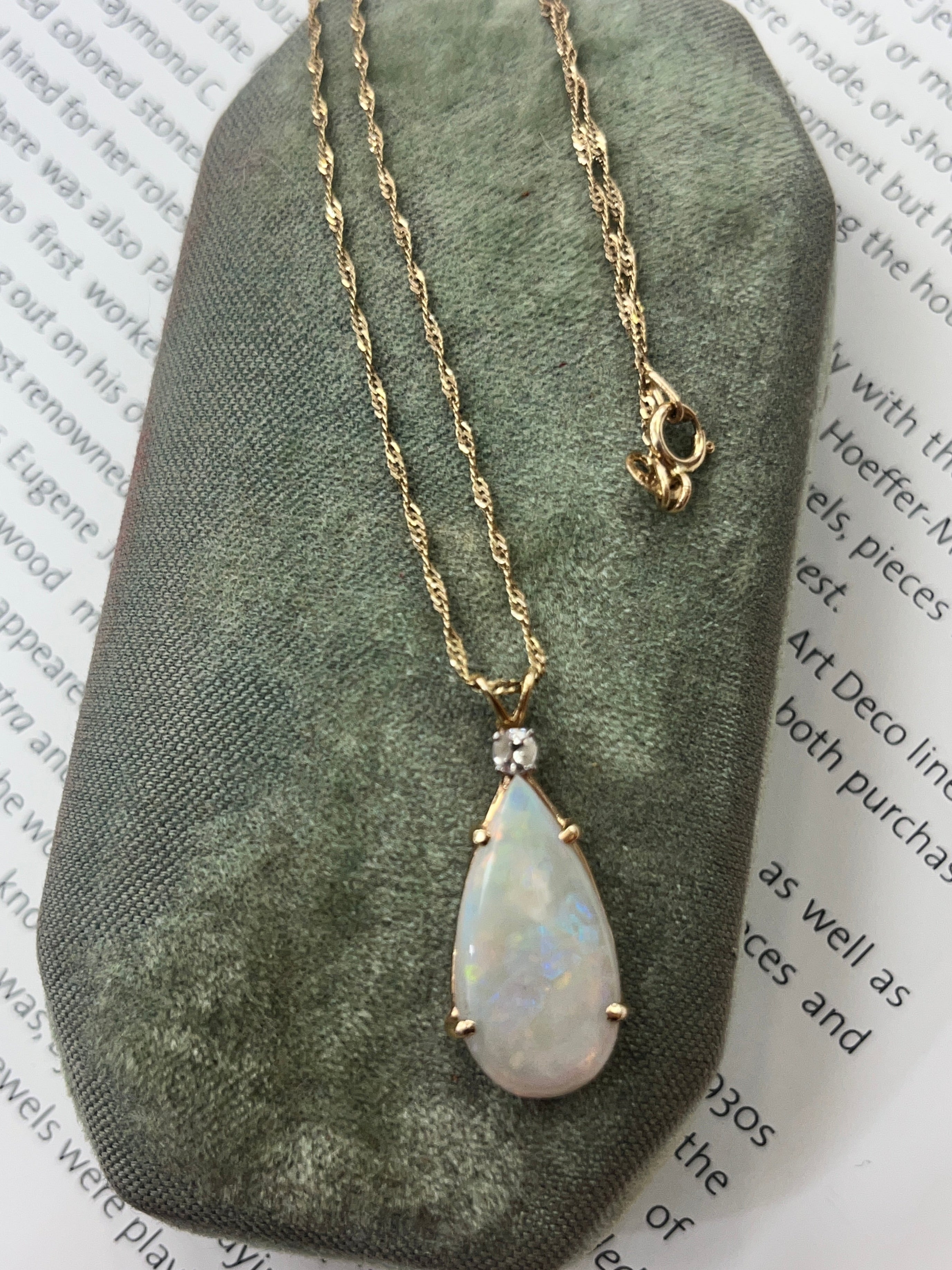 Vintage 14K Yellow Gold Teardrop Ethiopian Opal & Diamond Pendant Necklace