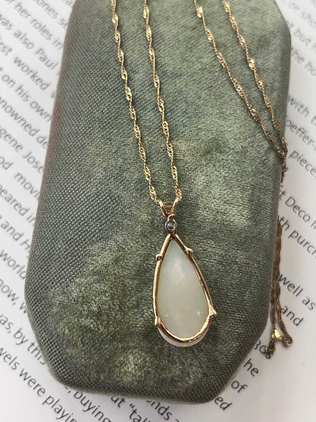 Vintage 14K Yellow Gold Teardrop Ethiopian Opal & Diamond Pendant Necklace