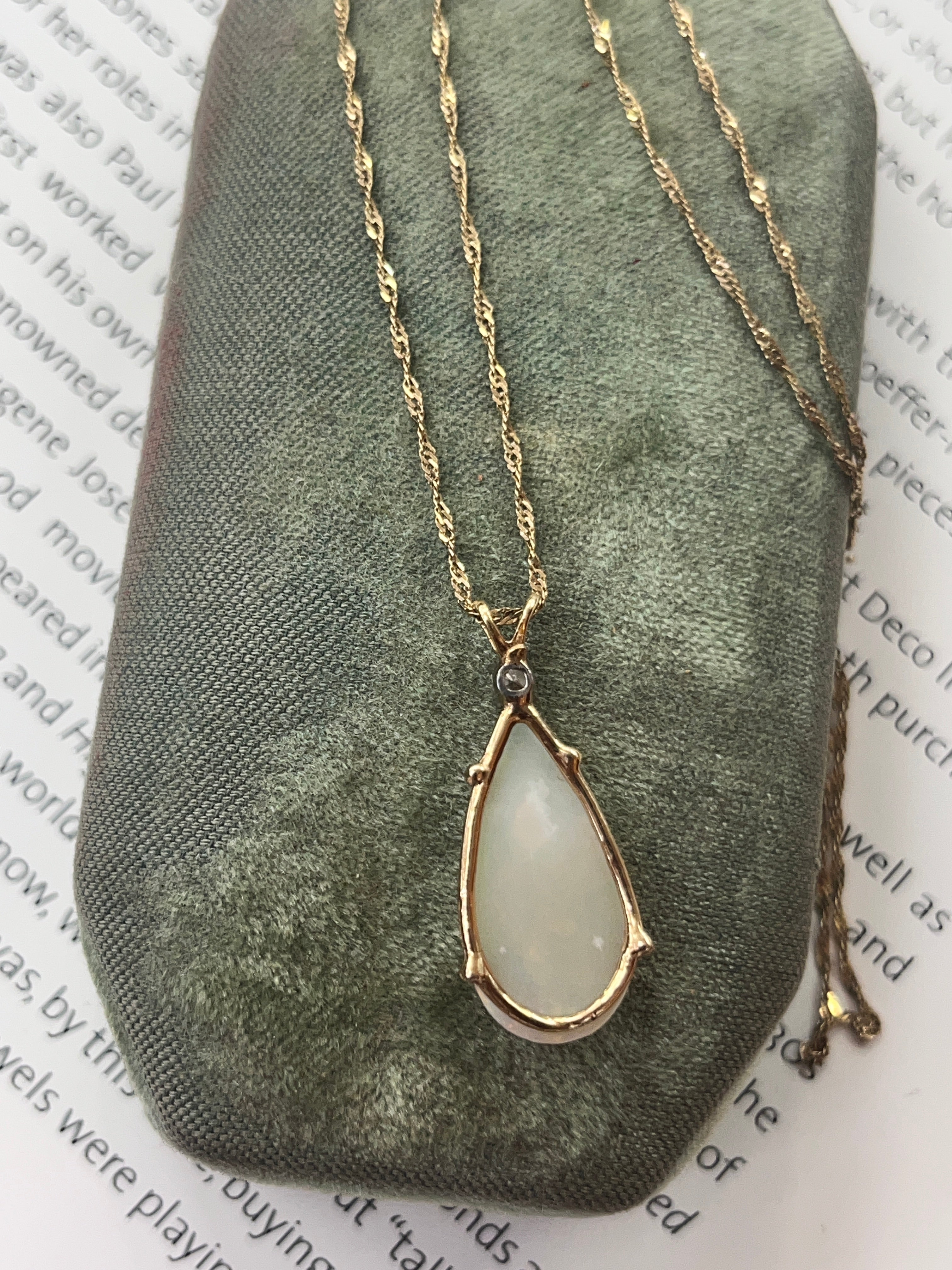 Vintage 14K Yellow Gold Teardrop Ethiopian Opal & Diamond Pendant Necklace