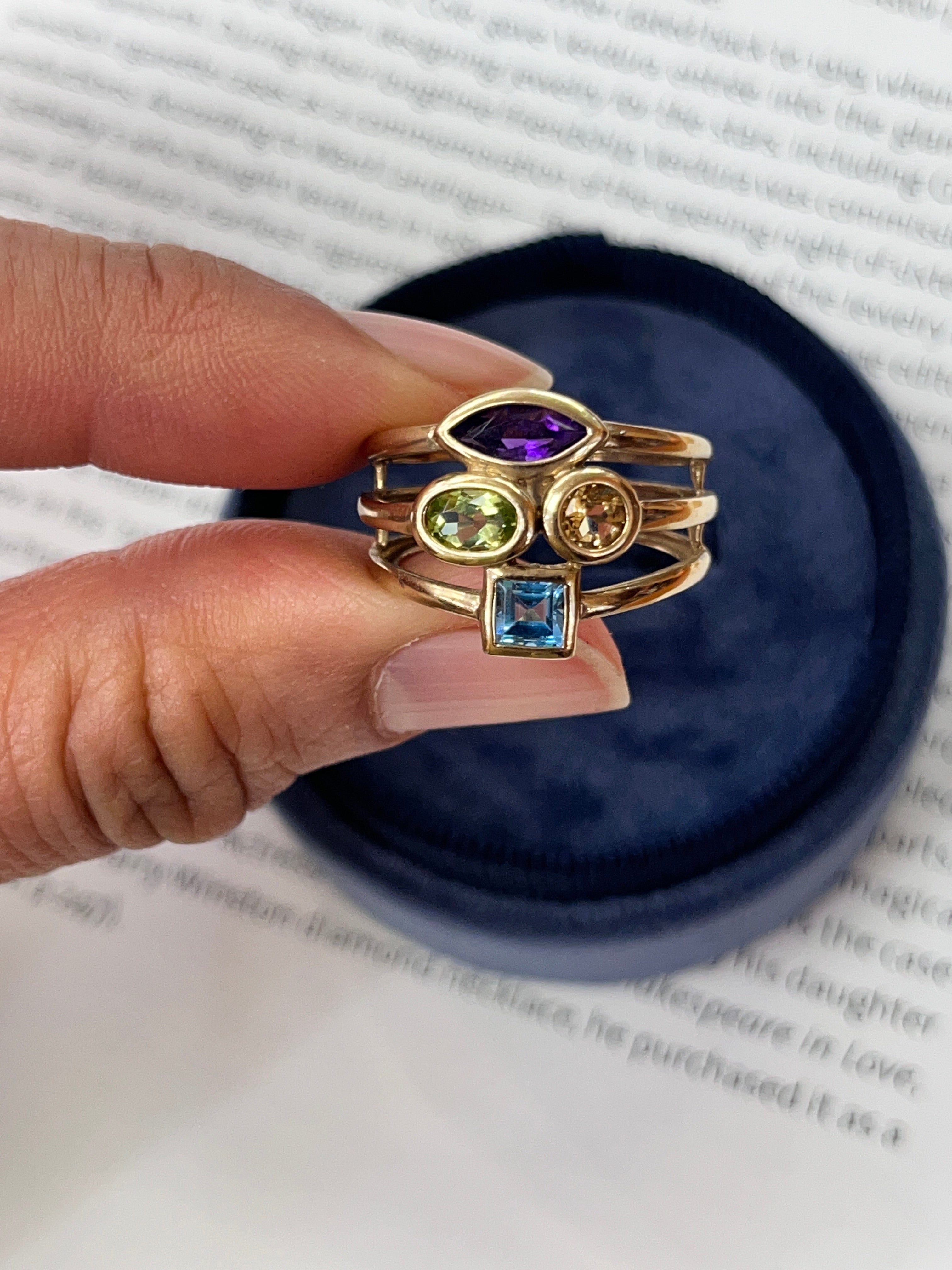 Vintage 10K Yellow Gold Multi Color Gem Stones Ring