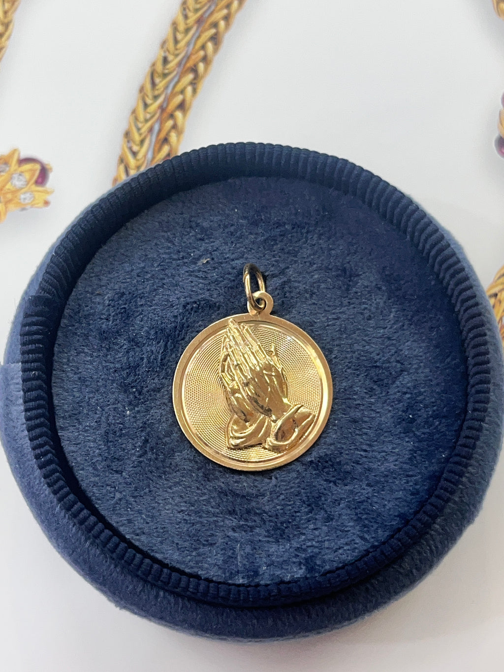 Vintage 14K Yellow Gold  Praying Hand Charm Pendant