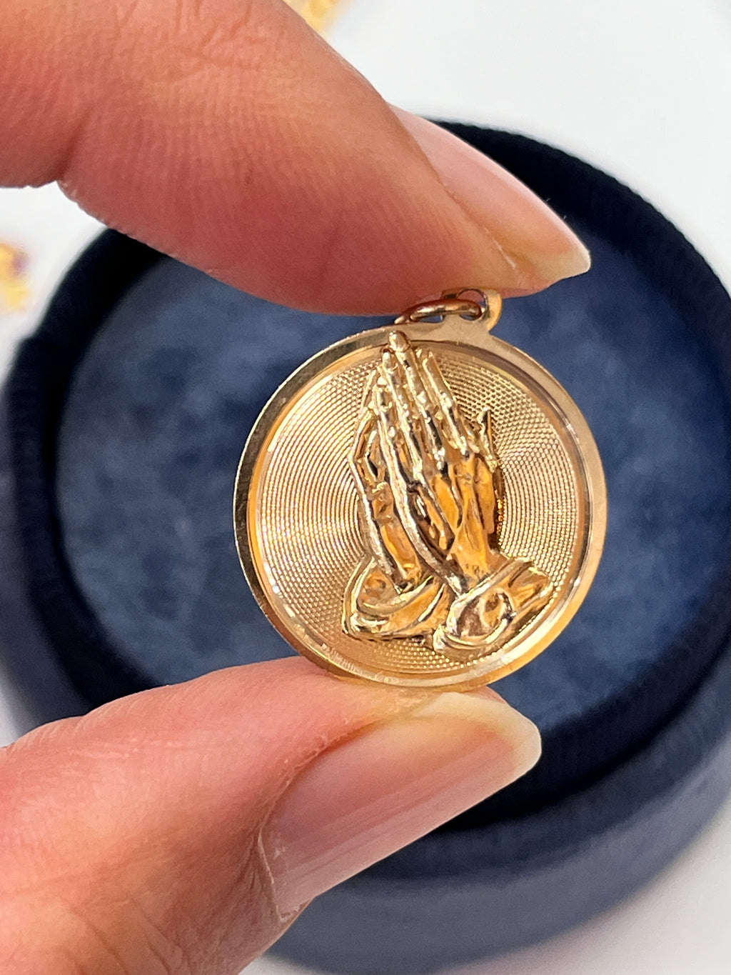 Vintage 14K Yellow Gold  Praying Hand Charm Pendant