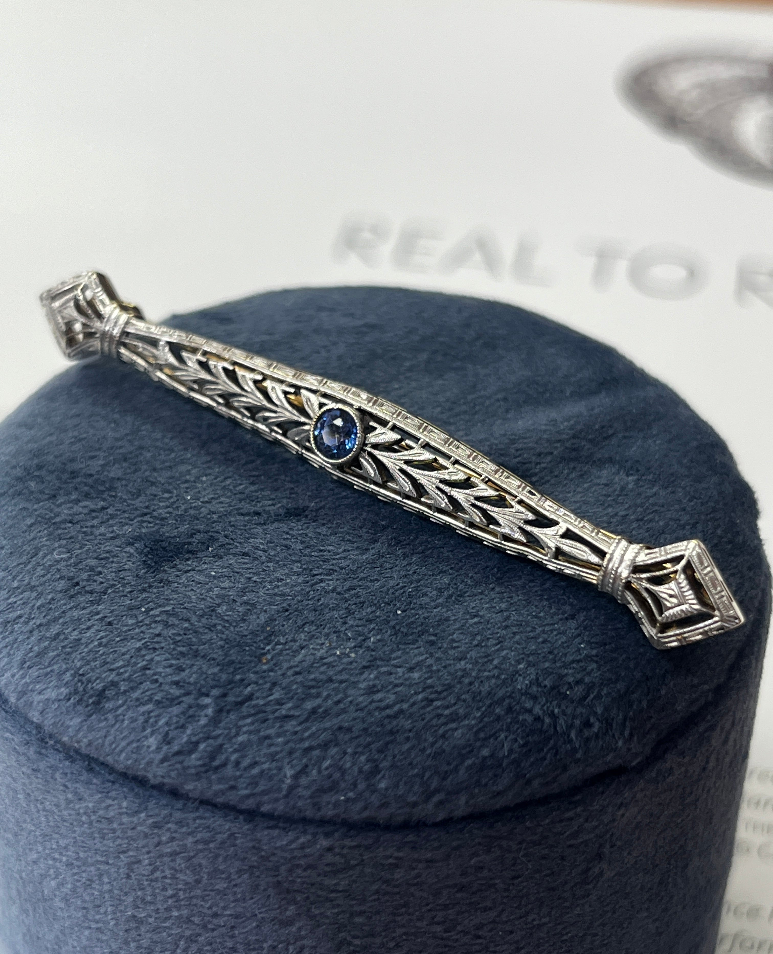 Art Deco Krementz 14K White & Yellow Gold Sapphire Filigree Bar Pin