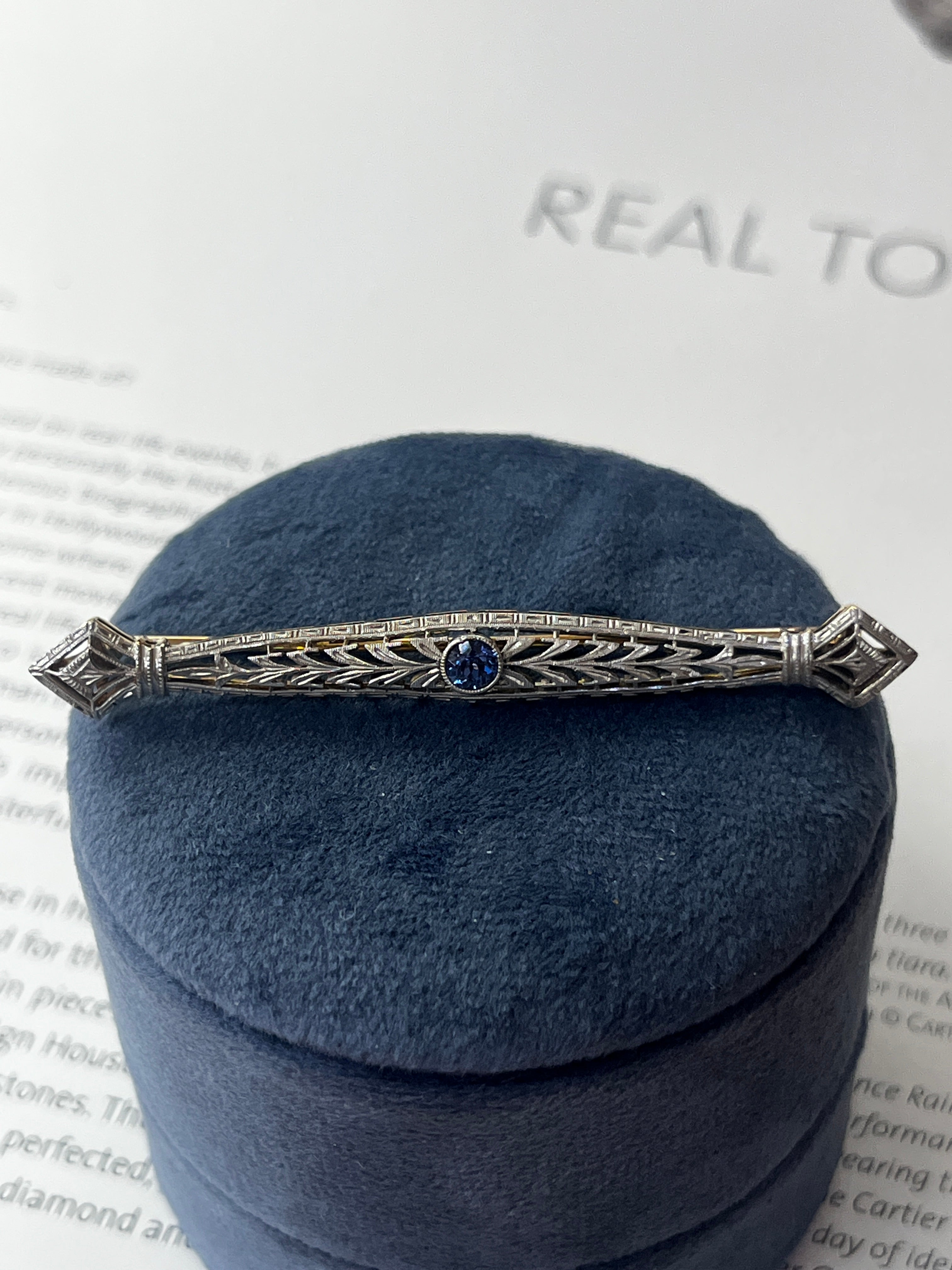 Art Deco Krementz 14K White & Yellow Gold Sapphire Filigree Bar Pin