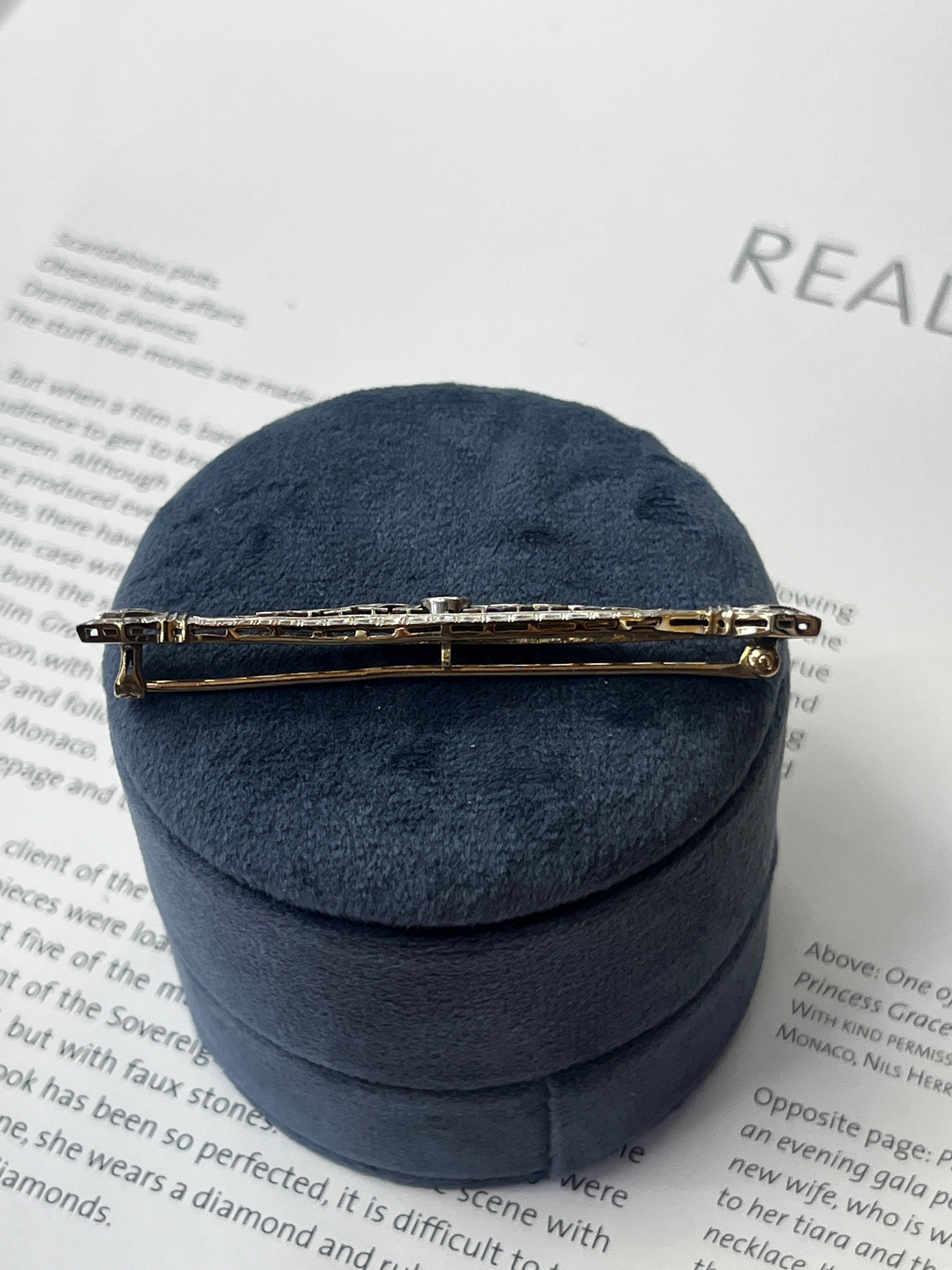 Art Deco Krementz 14K White & Yellow Gold Sapphire Filigree Bar Pin
