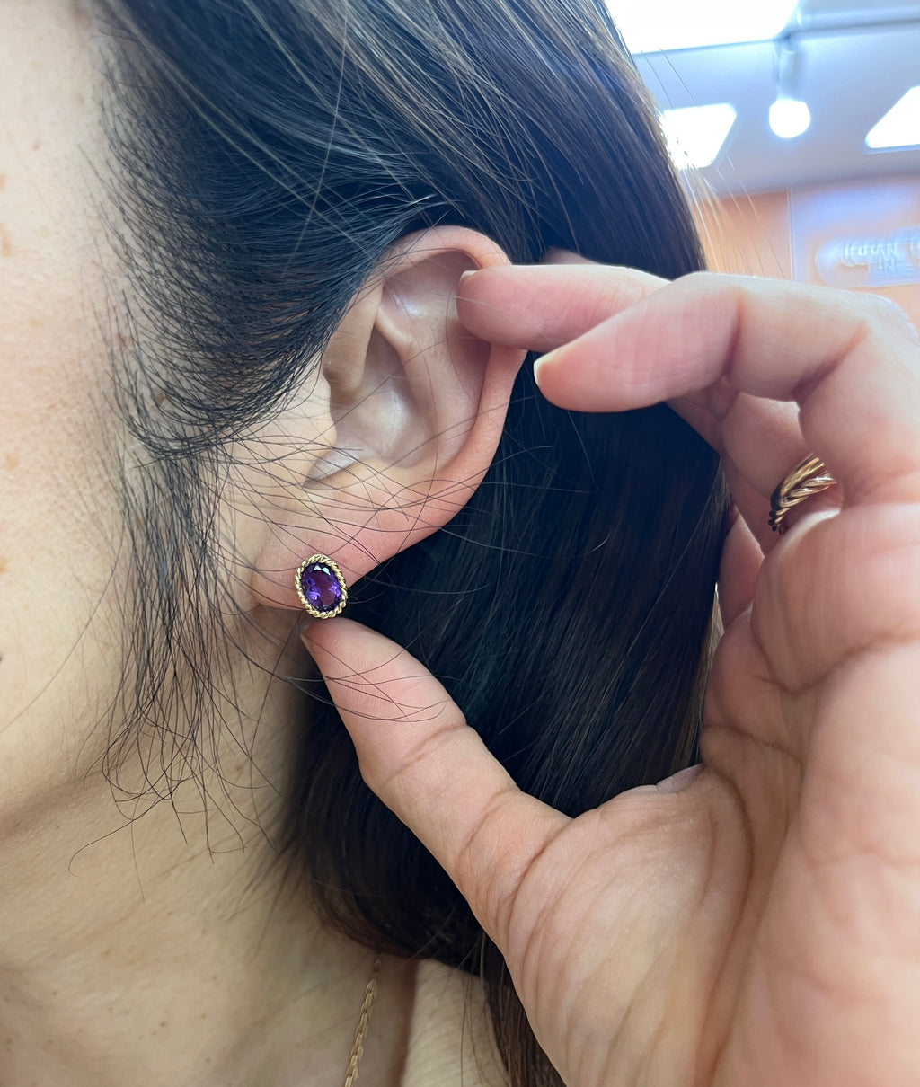 Vintage 14K Yellow Gold Amethyst Studs.