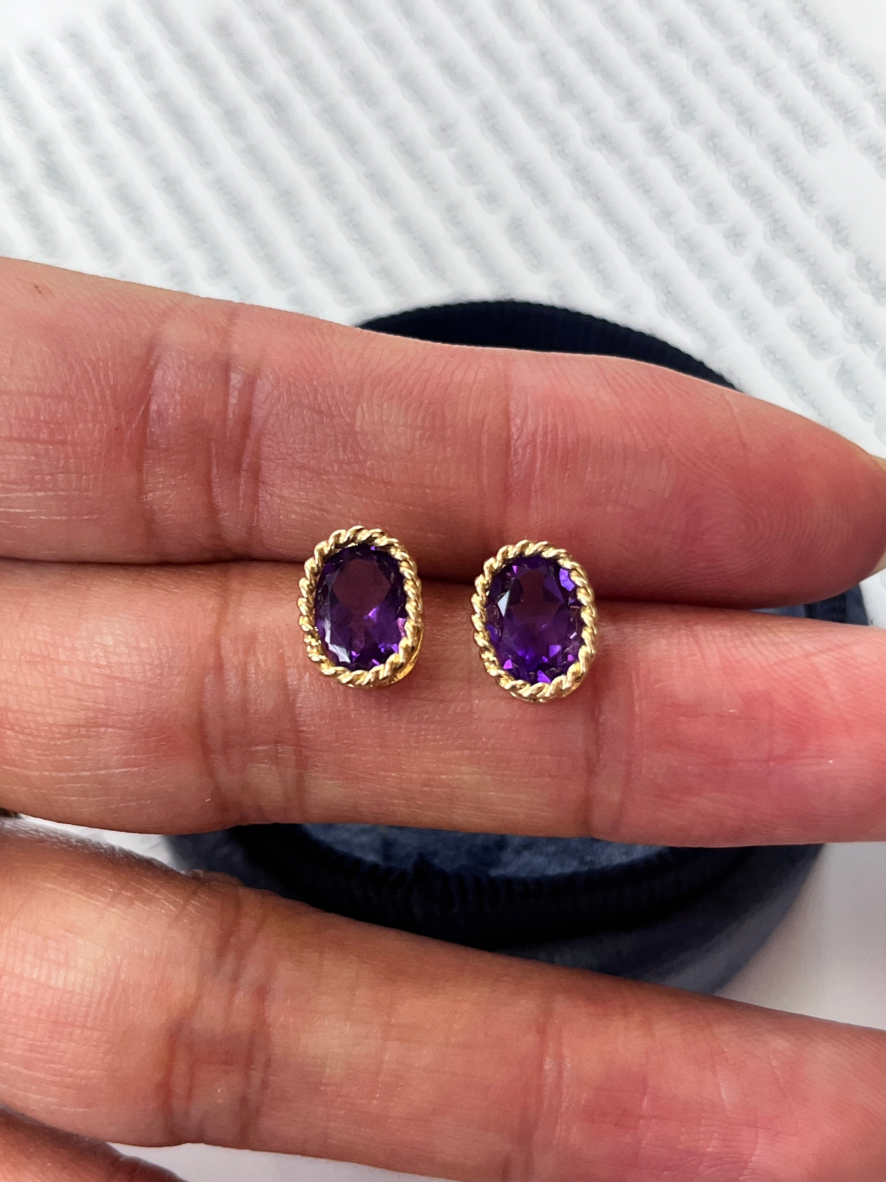 Vintage 14K Yellow Gold Amethyst Studs.