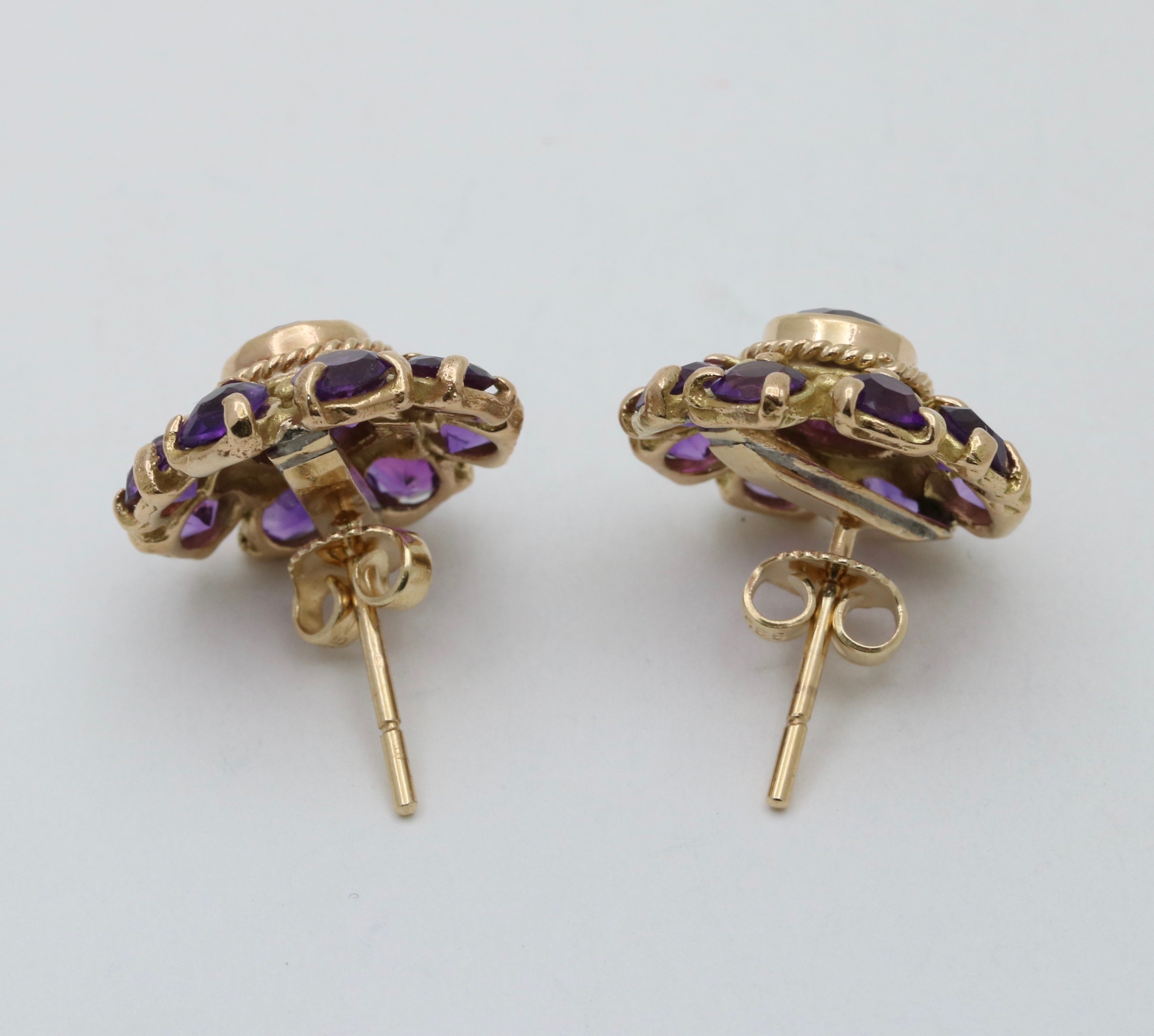 Vintage 14K Yellow Gold Siberian Amethyst Flower Studs