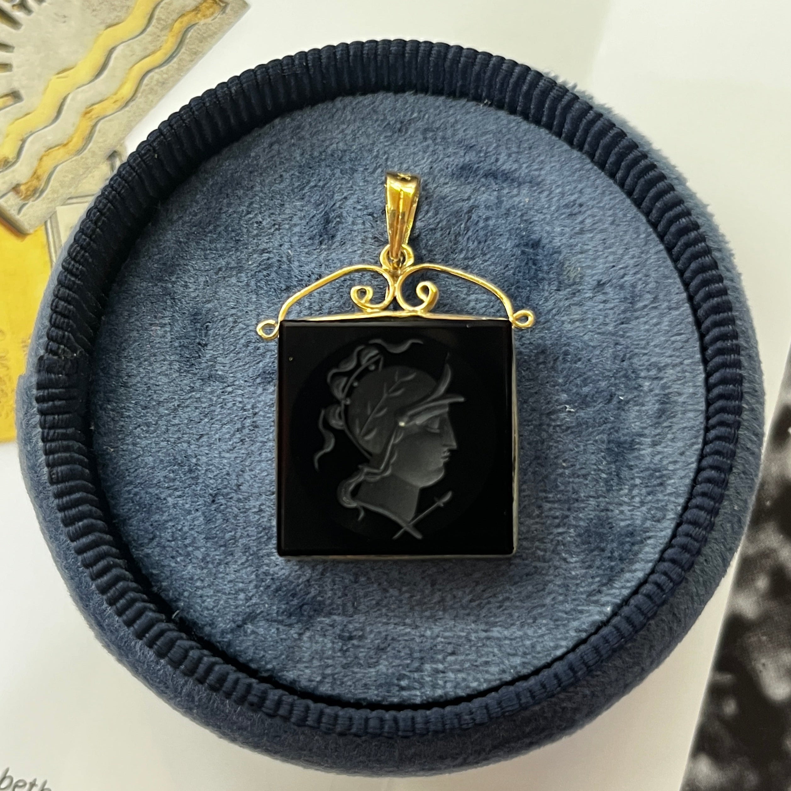 Vintage Intaglio Carved Carnelian 14K Yellow Gold Pendant