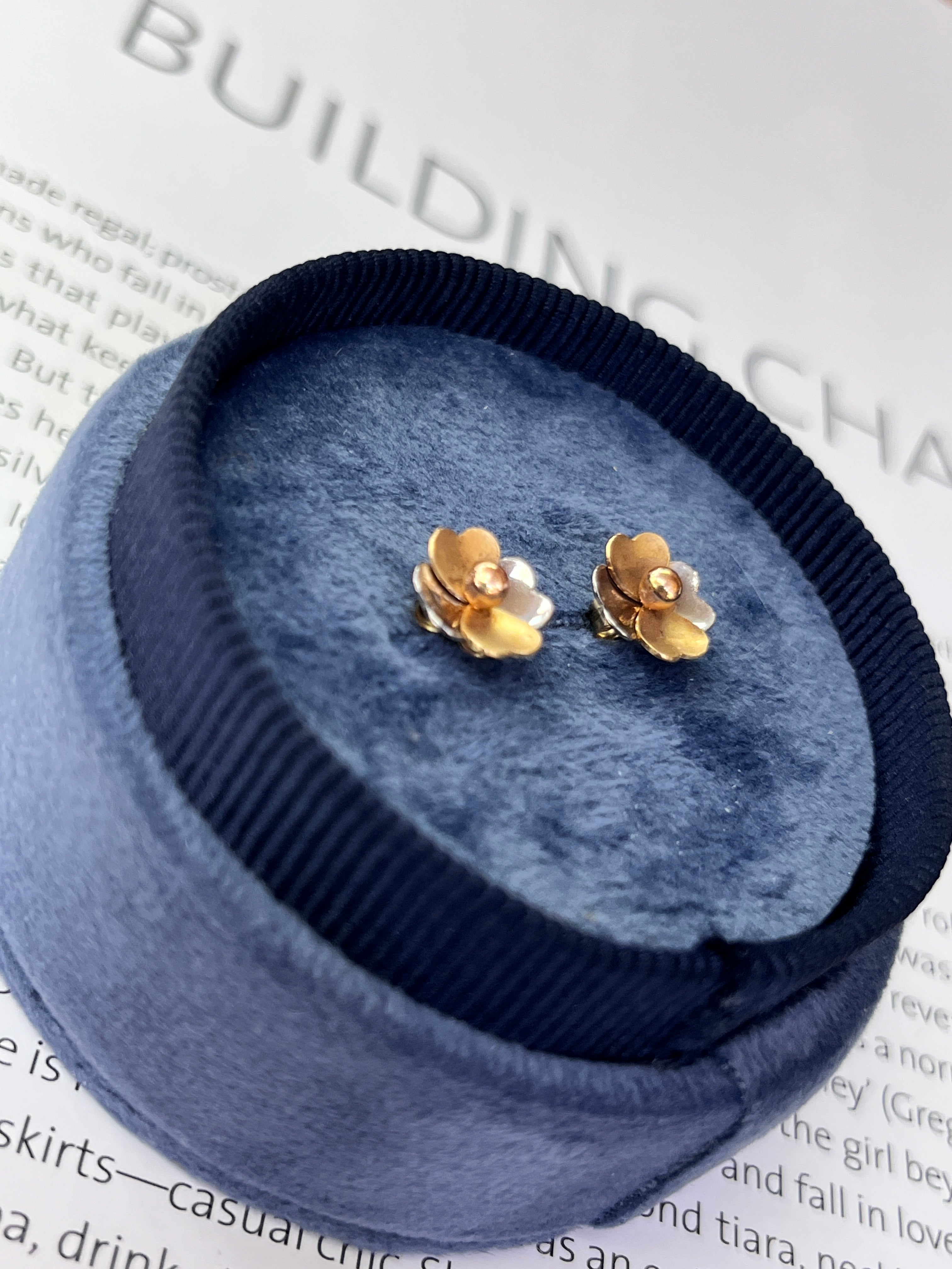 Vintage 14K Two Tone Gold Flower Studs