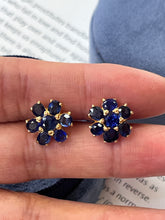 Load image into Gallery viewer, Vintage 18K Yellow Gold Sapphire Flower Studs
