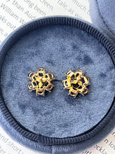 Load image into Gallery viewer, Vintage 18K Yellow Gold Sapphire Flower Studs
