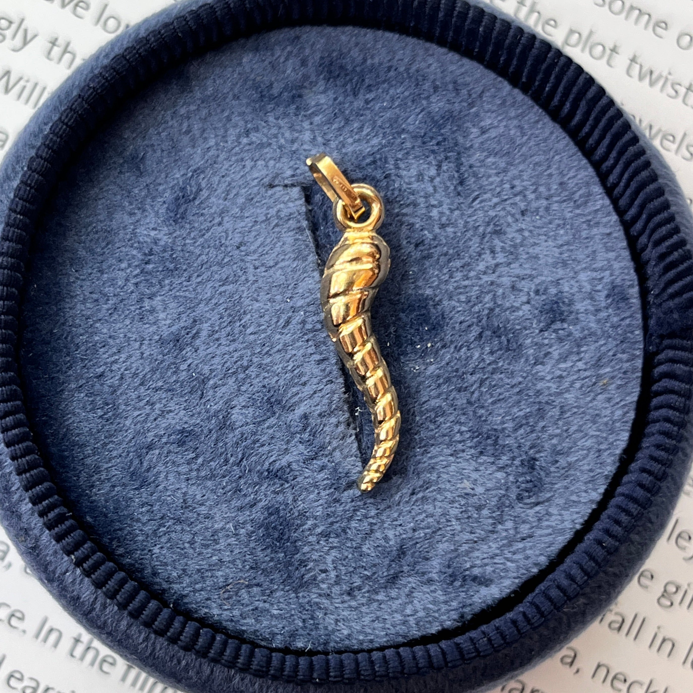 Vintage 18K Yellow Gold Twist Italian Horn Charm