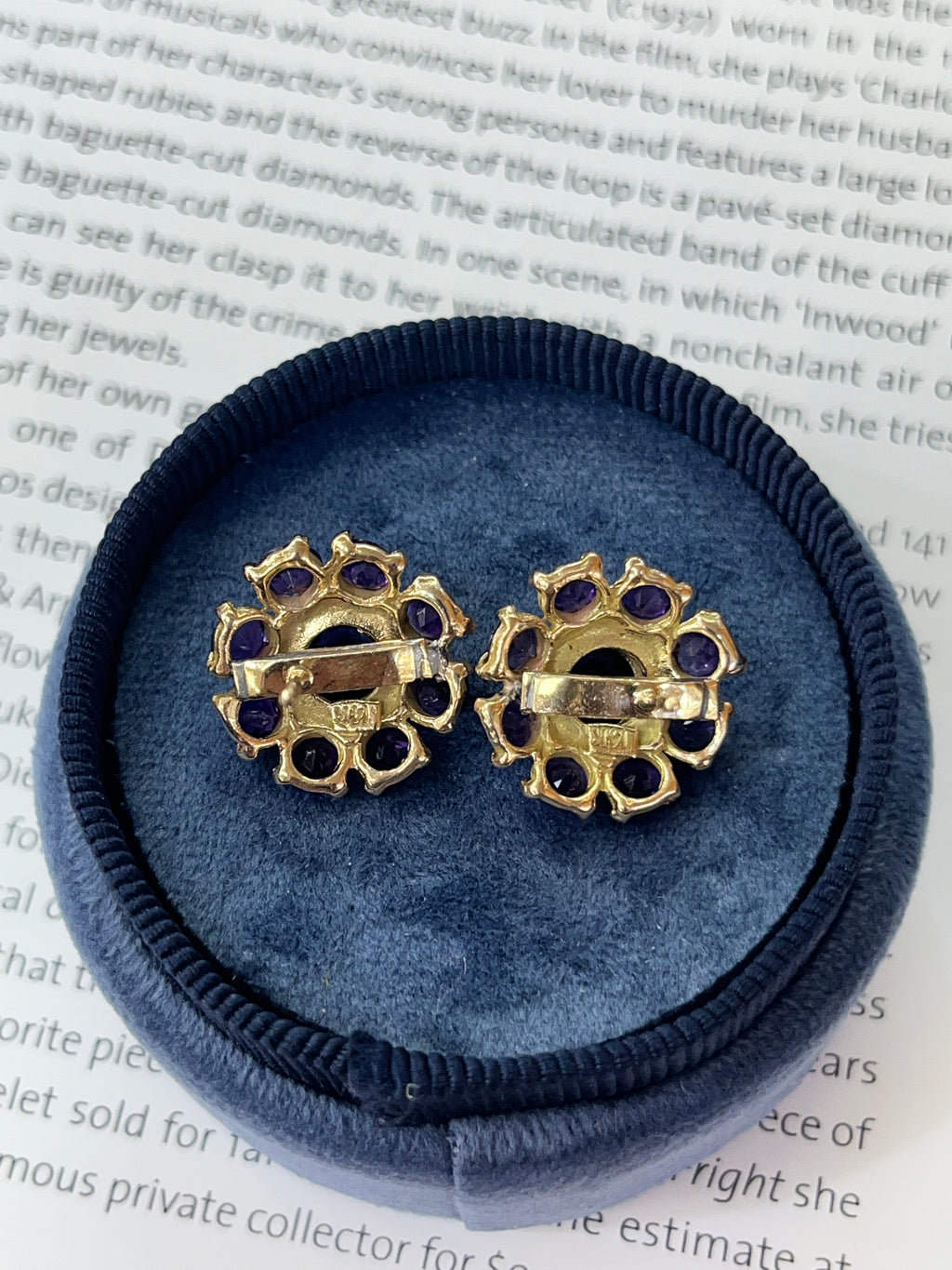 Vintage 14K Yellow Gold Siberian Amethyst Flower Studs