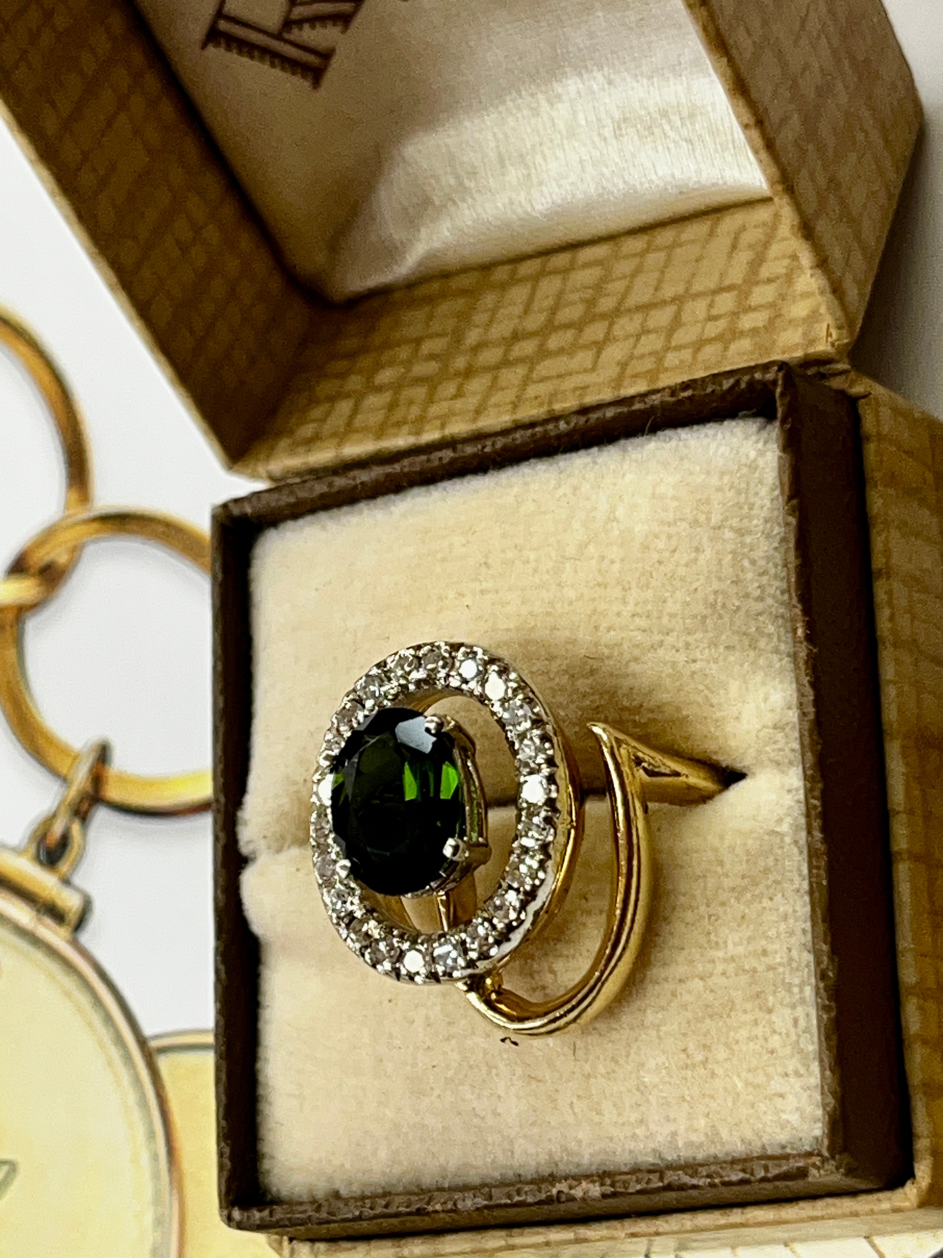 Vintage 14K Yellow Gold Green Tourmaline Diamonds Ring