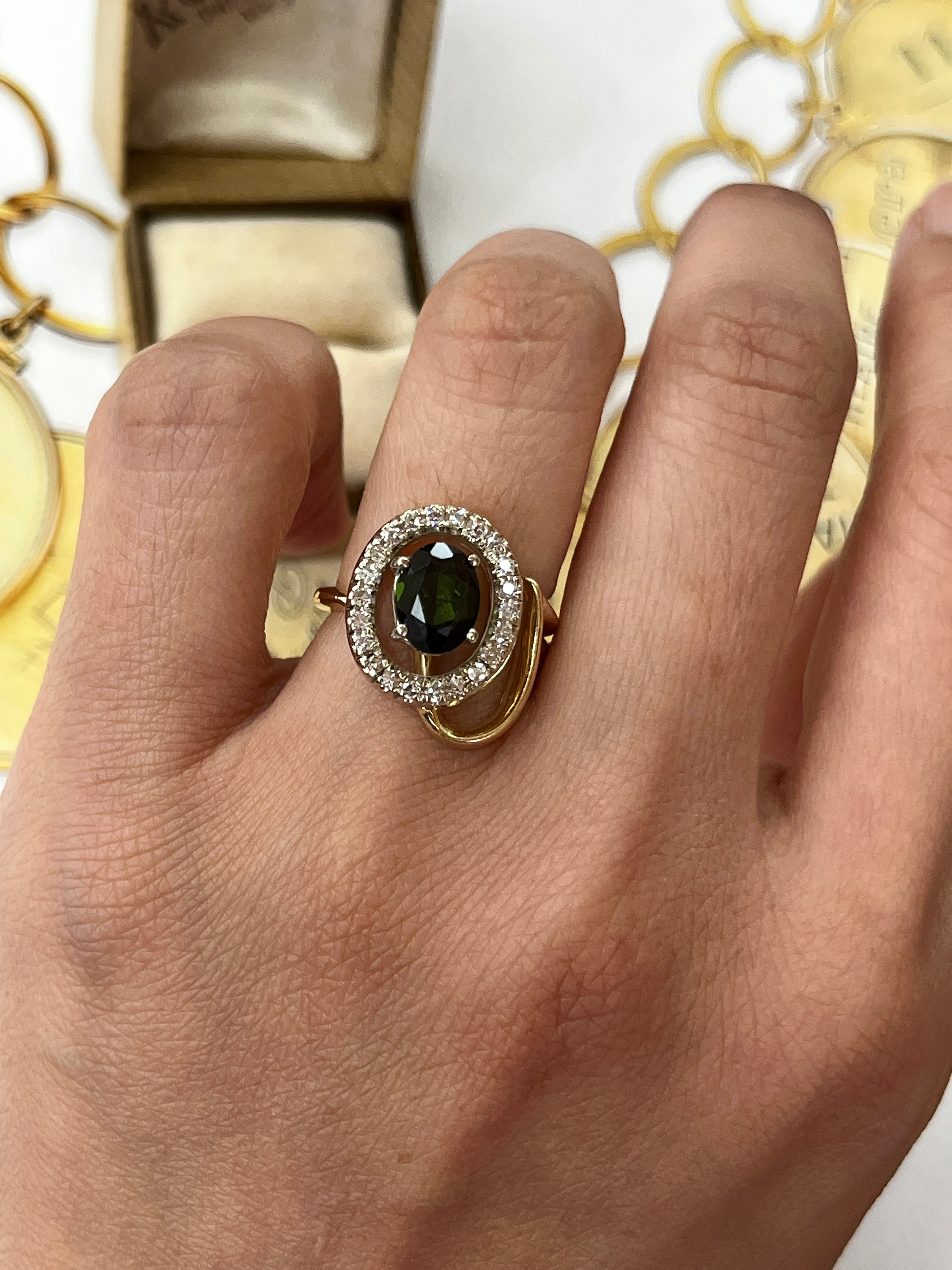 Vintage 14K Yellow Gold Green Tourmaline Diamonds Ring