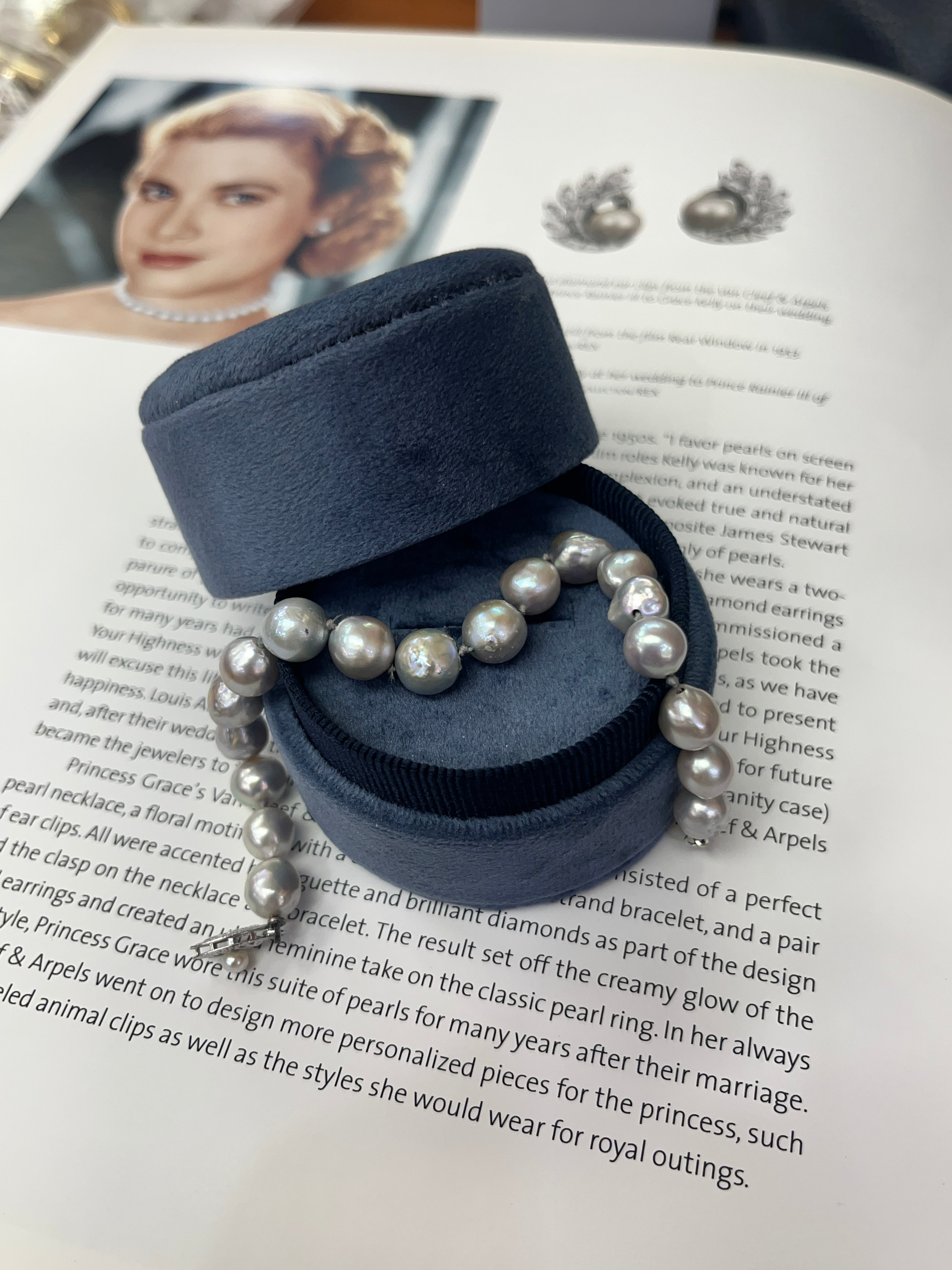 Vintage 14K Yellow Gold  Baroque Pearl Bracelet