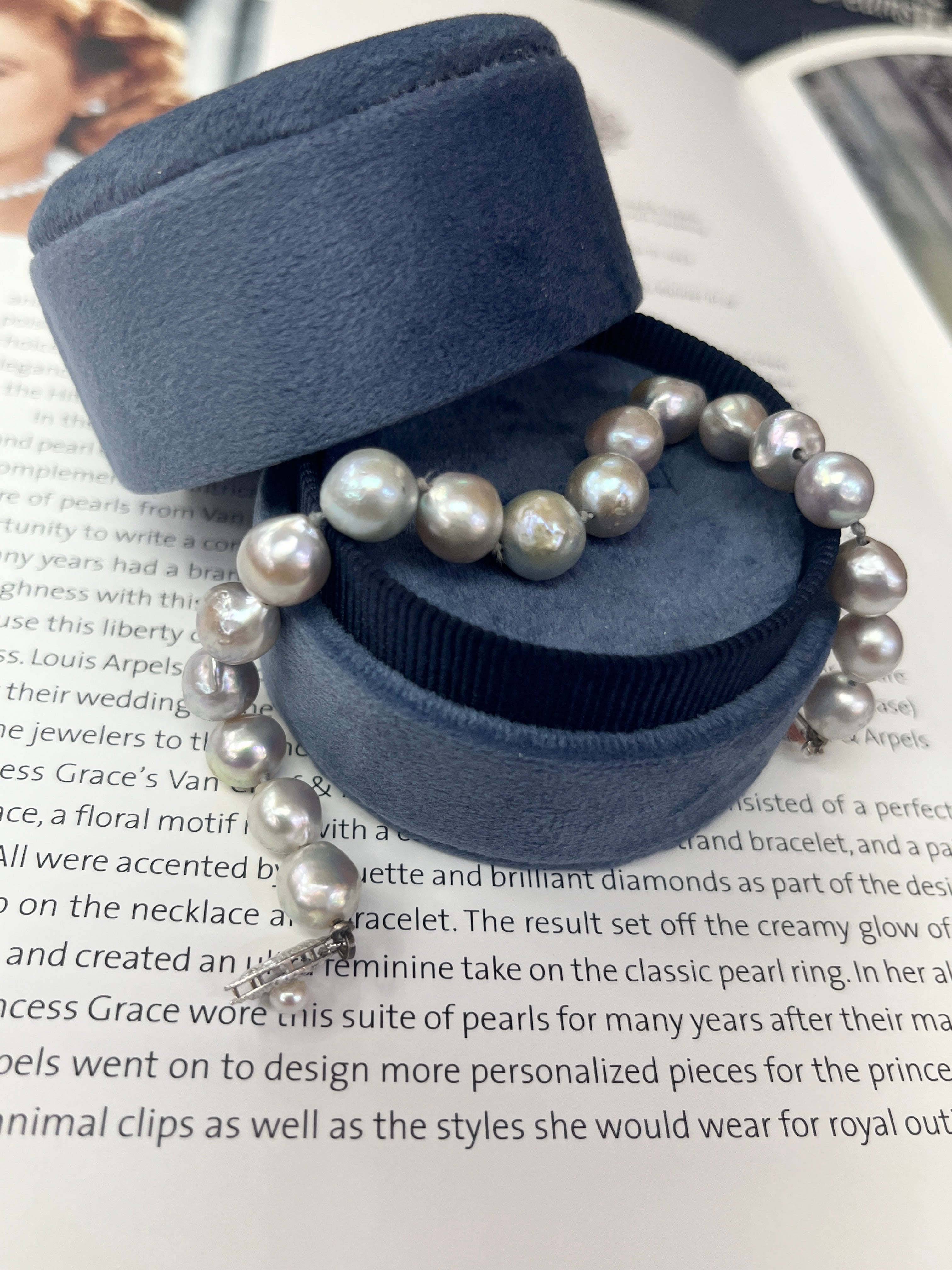 Vintage 14K Yellow Gold  Baroque Pearl Bracelet