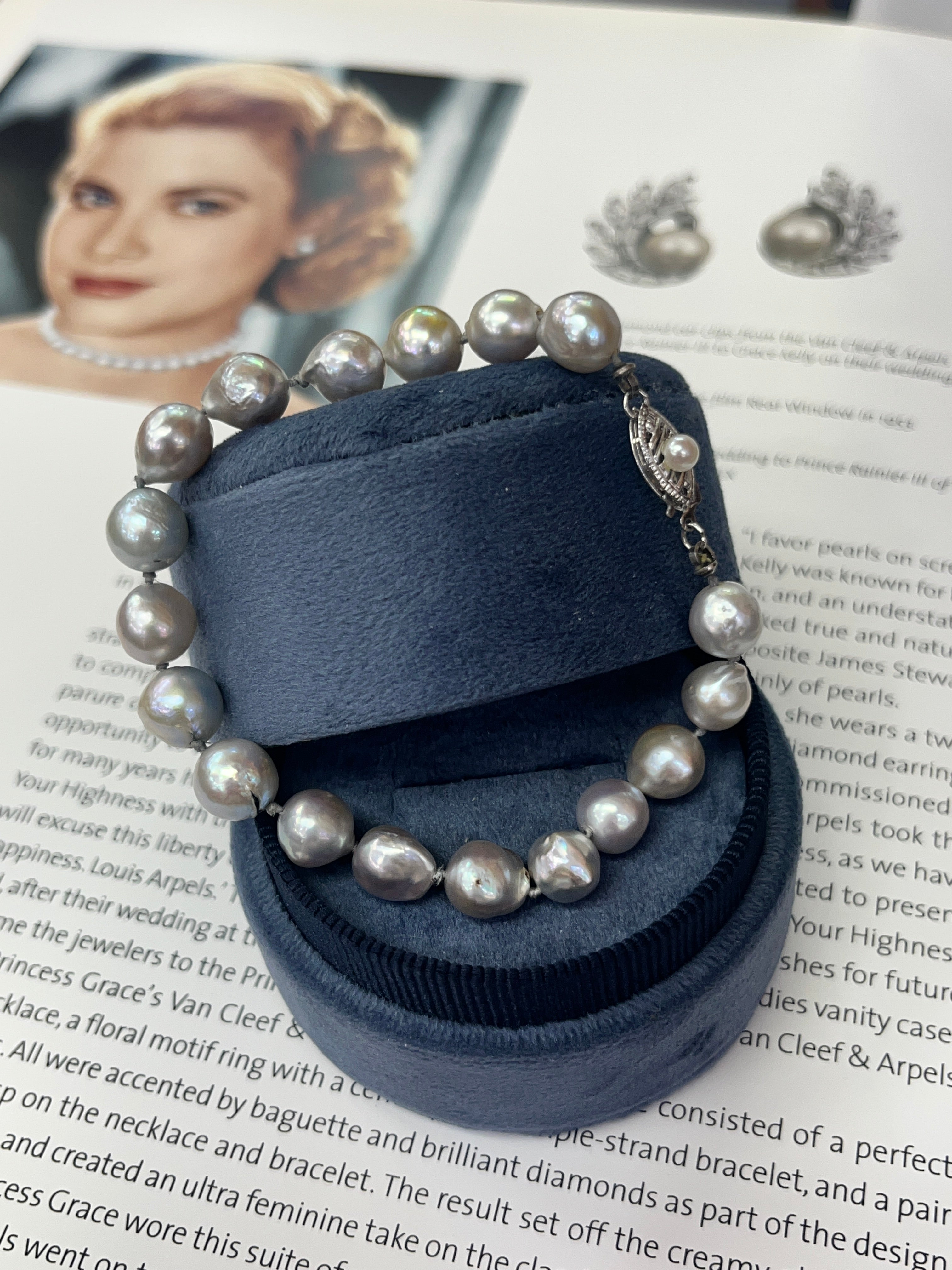 Vintage 14K Yellow Gold  Baroque Pearl Bracelet