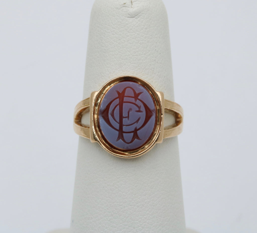 Vintage England 15K Yellow Gold Sardonyx Intaglio Ring