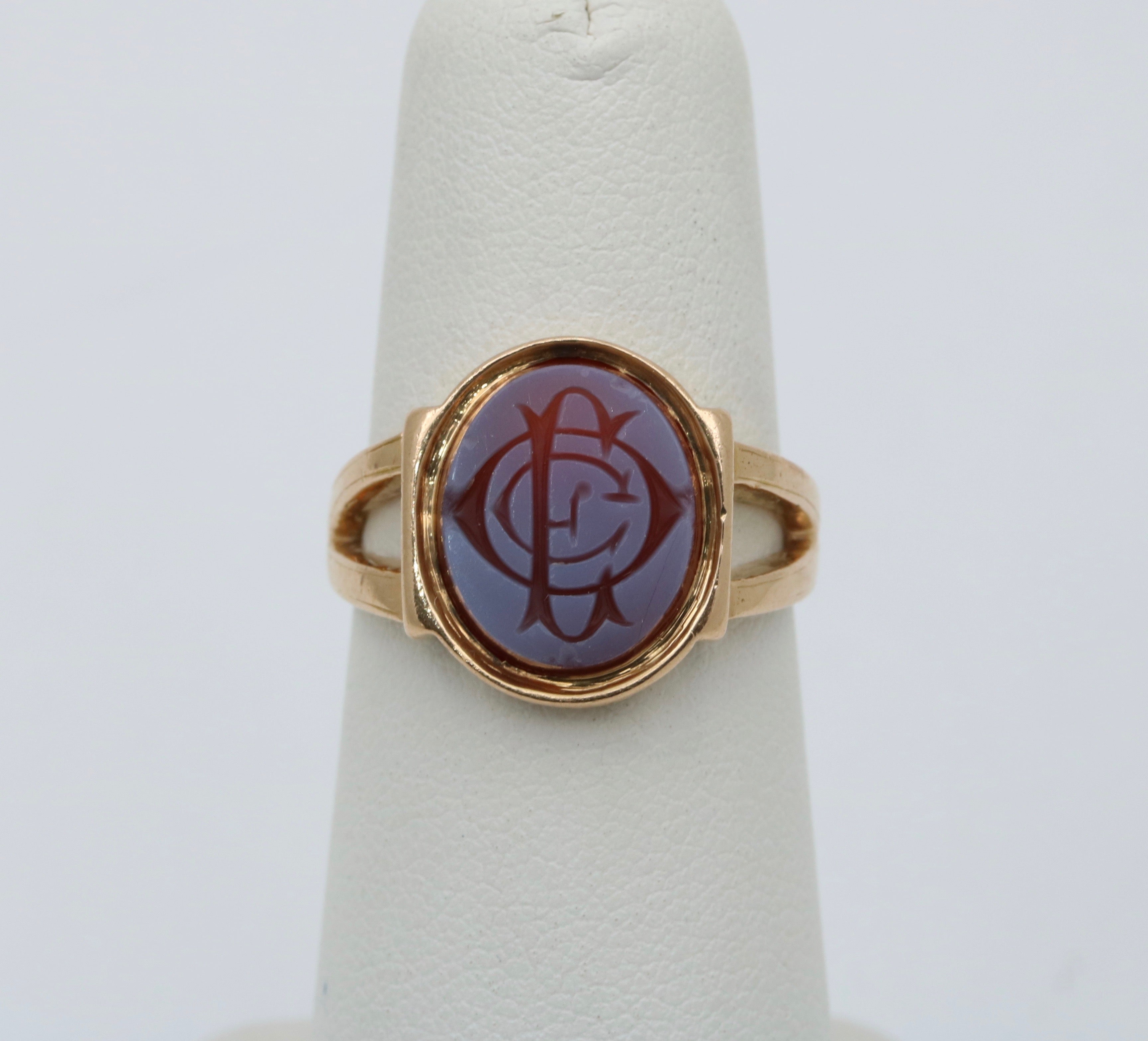Vintage England 15K Yellow Gold Sardonyx Intaglio Ring