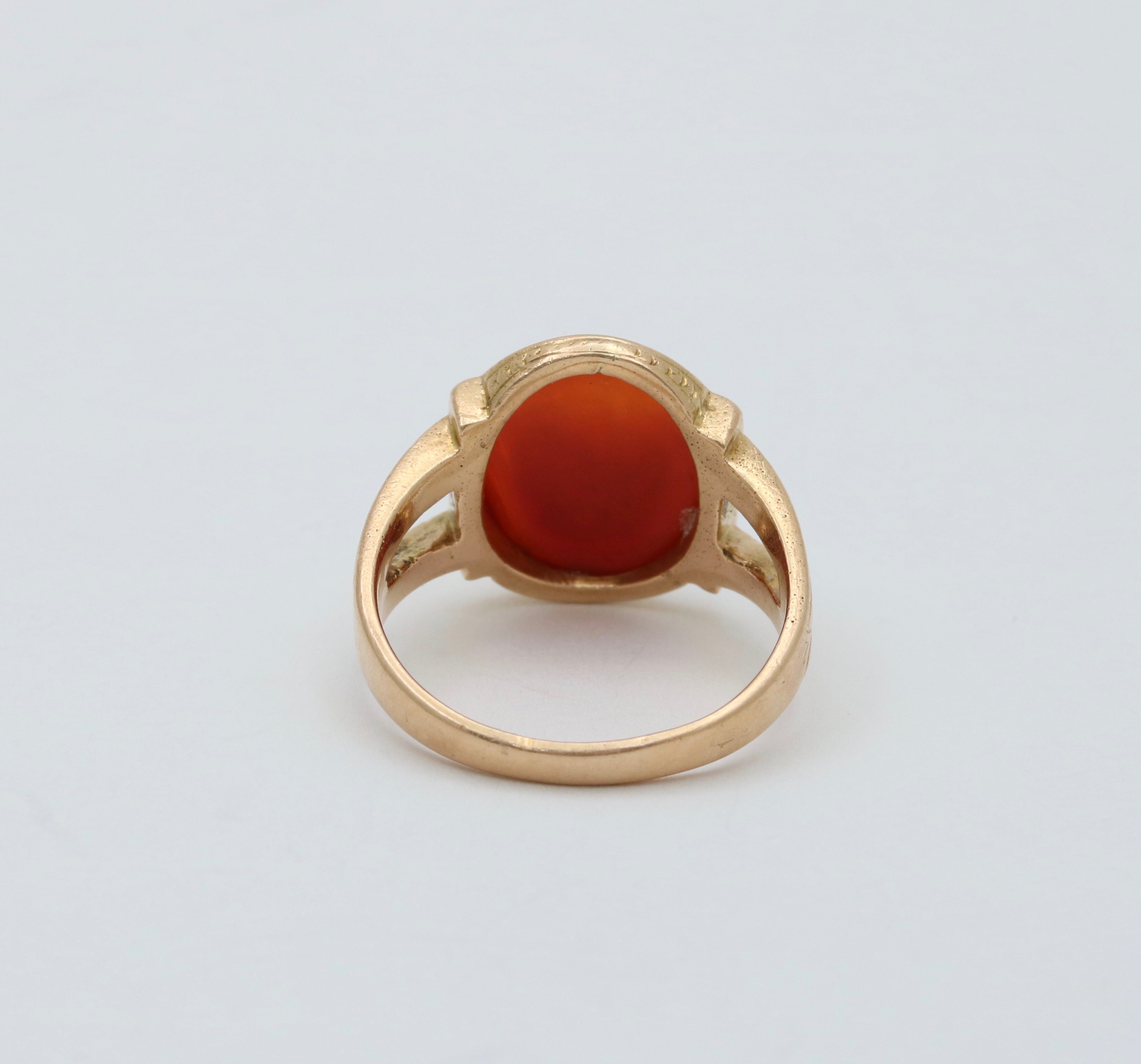 Vintage England 15K Yellow Gold Sardonyx Intaglio Ring