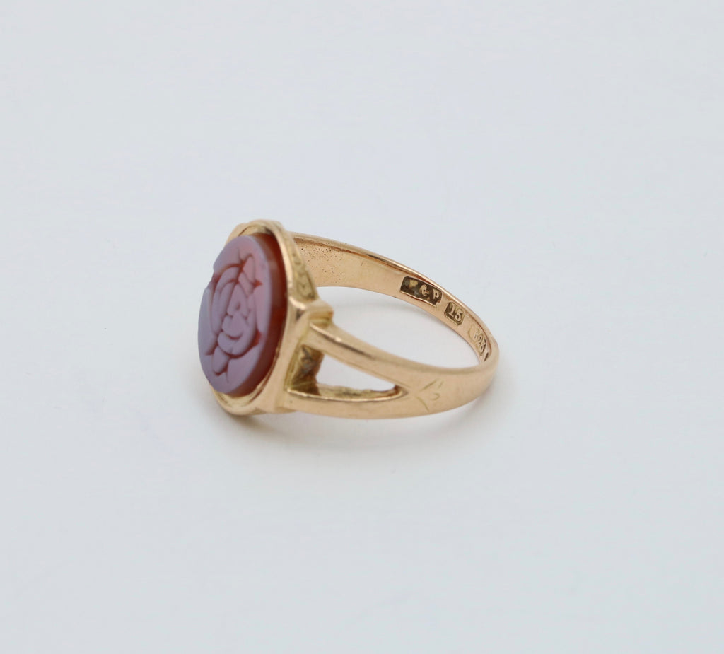 Vintage England 15K Yellow Gold Sardonyx Intaglio Ring