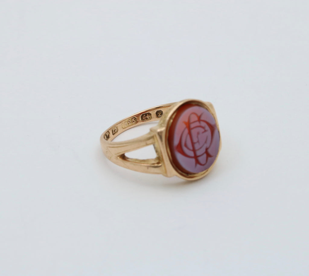 Vintage England 15K Yellow Gold Sardonyx Intaglio Ring