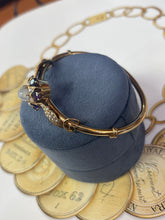 Load image into Gallery viewer, Vintage 10K Yellow Gold Star MoonStone, Amethyst And Pearl Bangle
