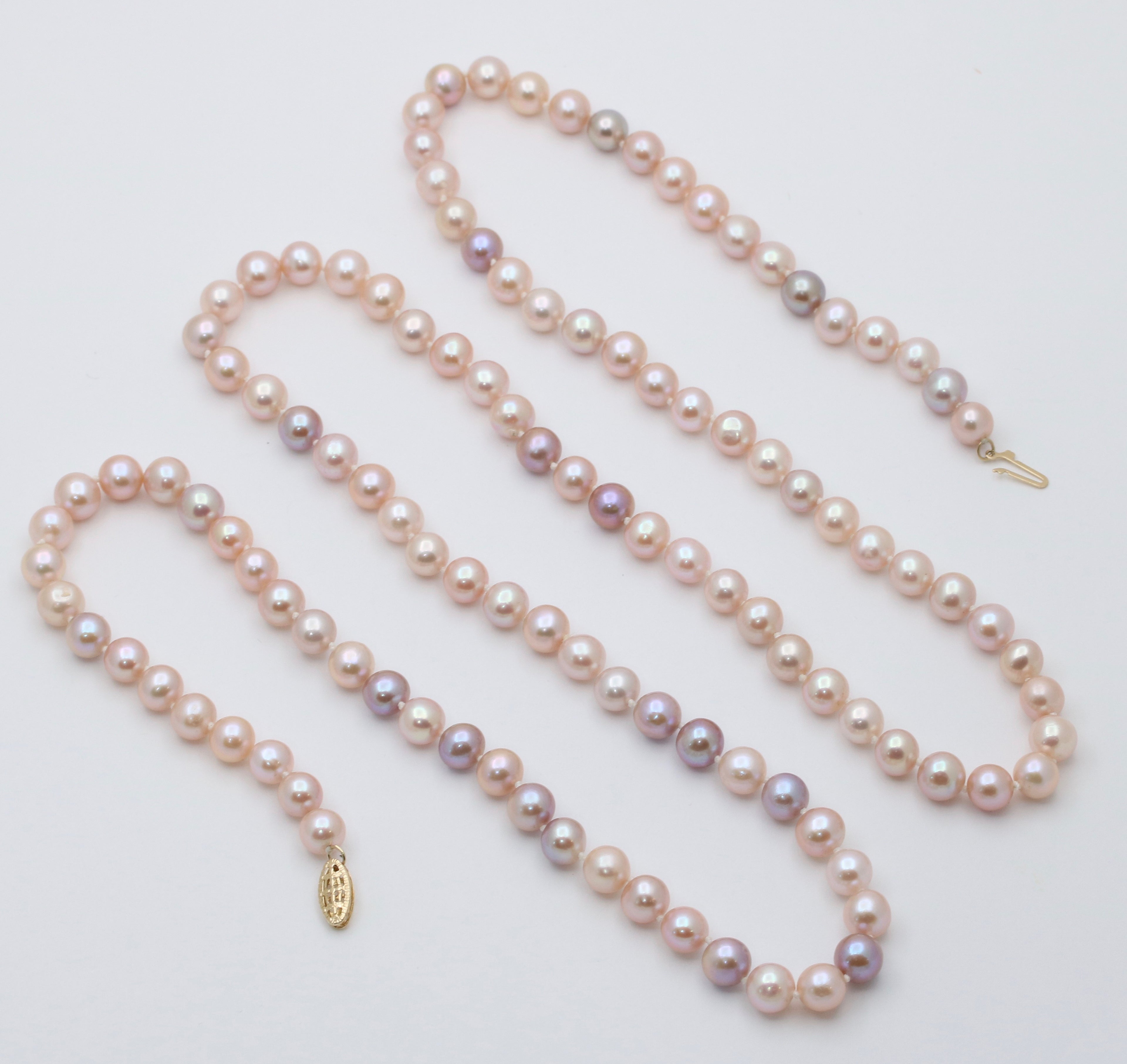 Vintage Pink & Purple Cultured Pearl 14K Yellow Gold Clasp Long  string  Necklace.