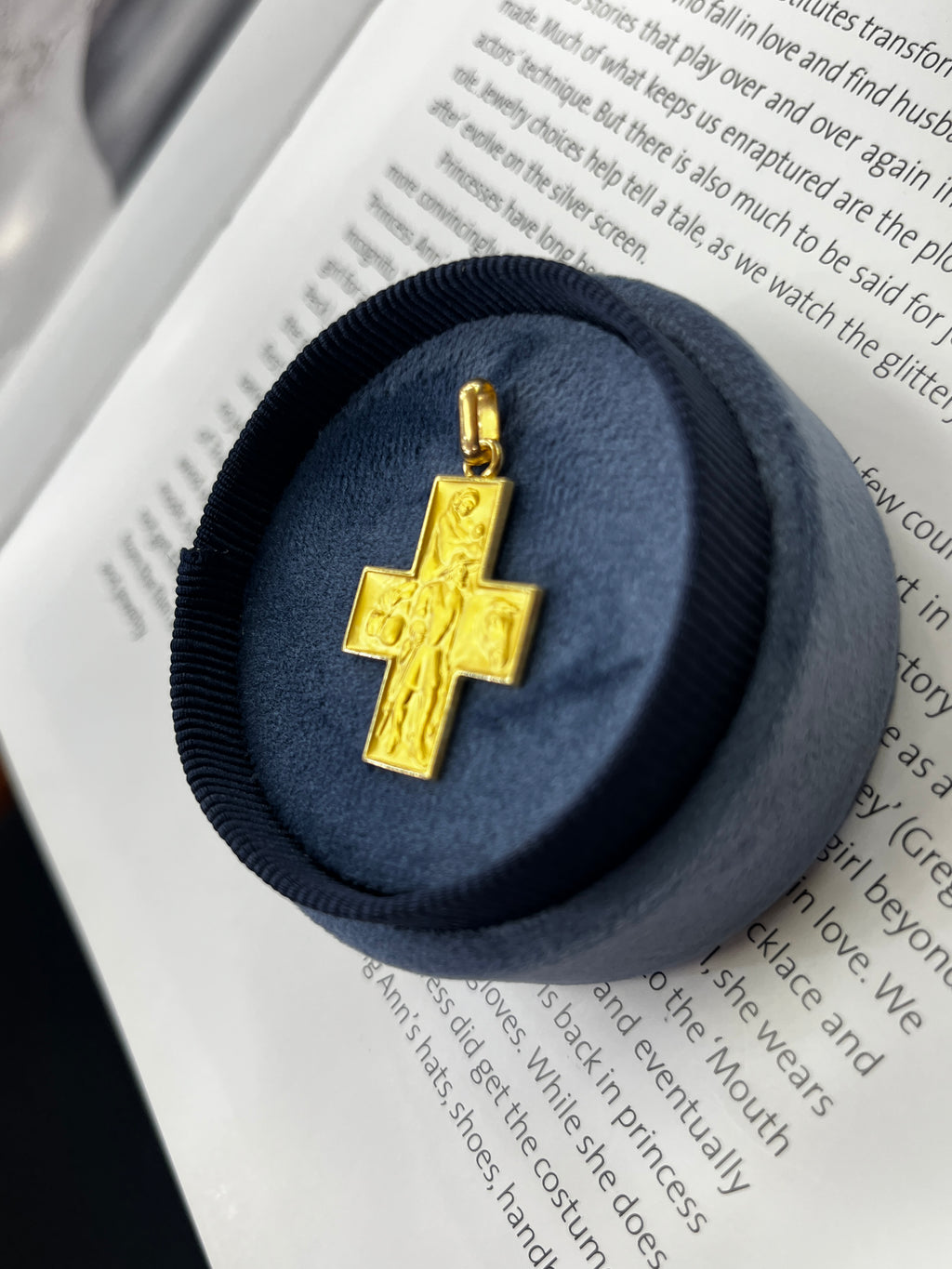 Vintage 18K Yellow Gold Mary & Jesus Cross Charm Pendant