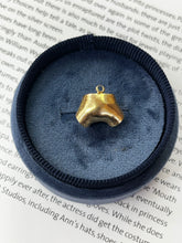 Load image into Gallery viewer, Vintage 14K Yellow Gold Diaper Charm Pendant
