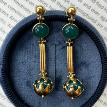 Load image into Gallery viewer, Vintage 10K Yellow Gold Green Chrysoprase Dangling Earrings
