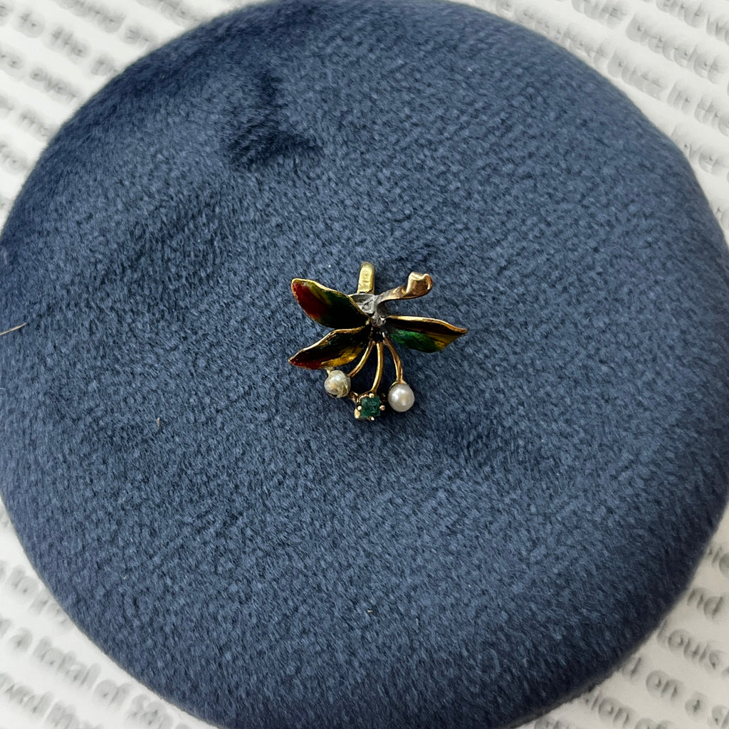 Vintage 14K Yellow Gold Floral Motif Emerald, Pearl & Enamel Charm