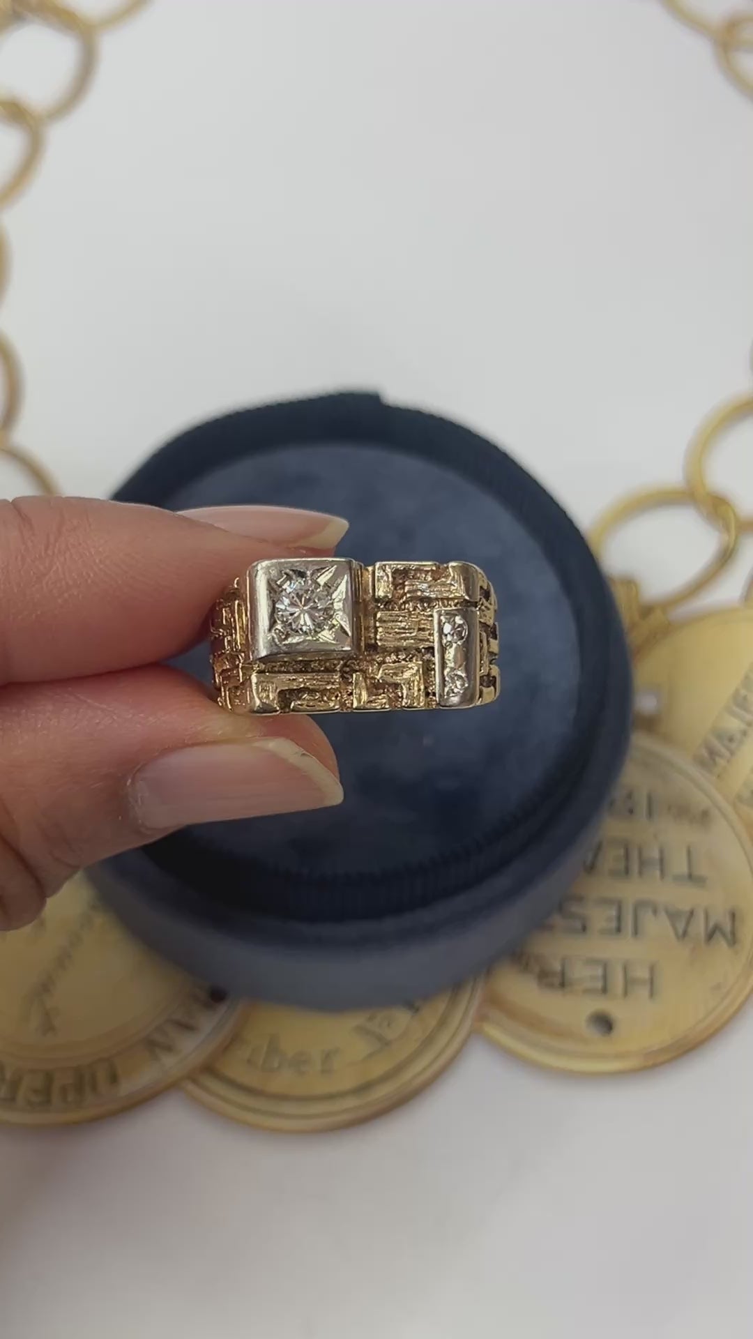 Vintage 14K Yellow Gold Brick Wall Diamond Band
