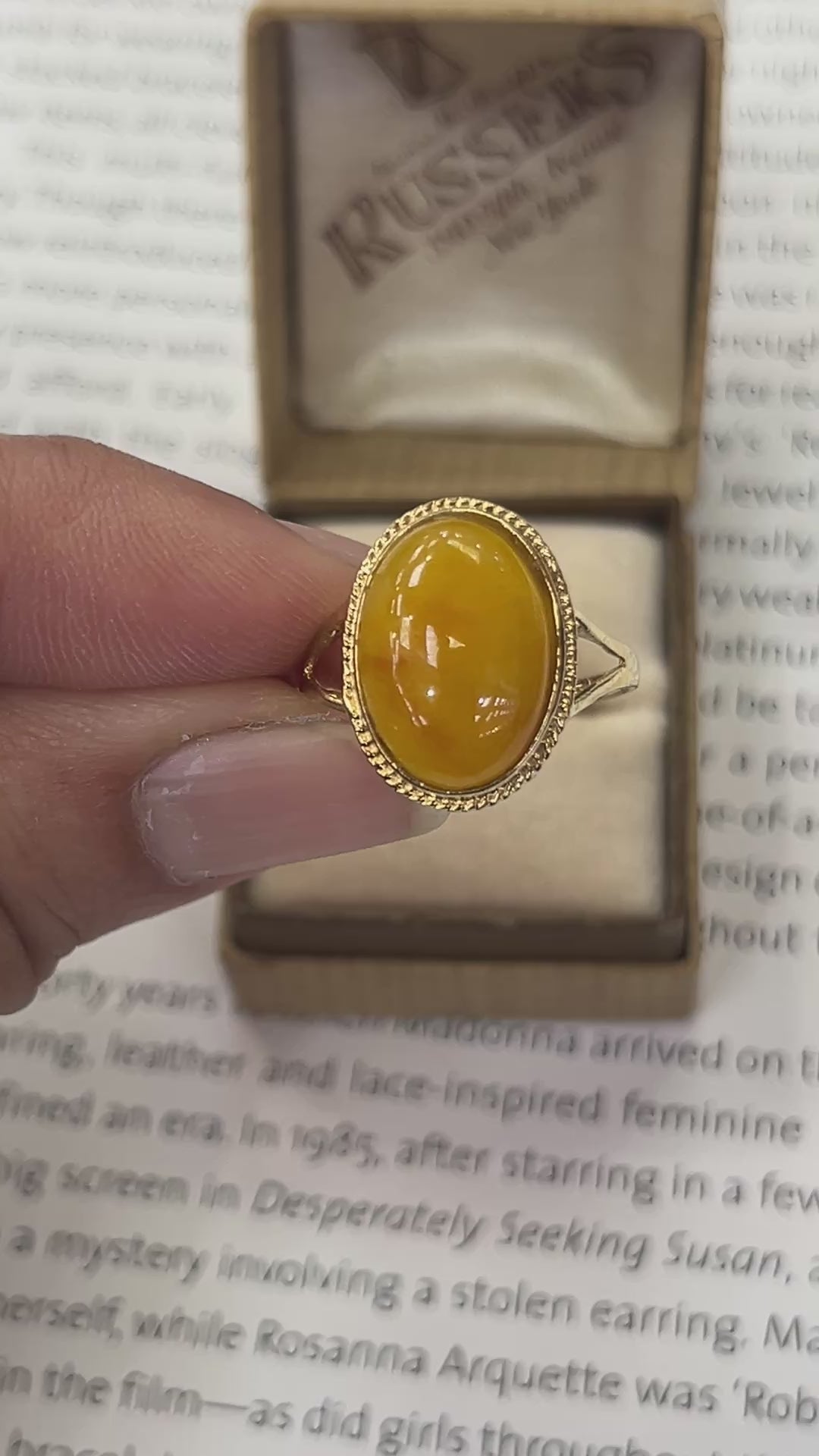 Vintage 10K Yellow Gold Butterscotch Amber Solitaire Ring