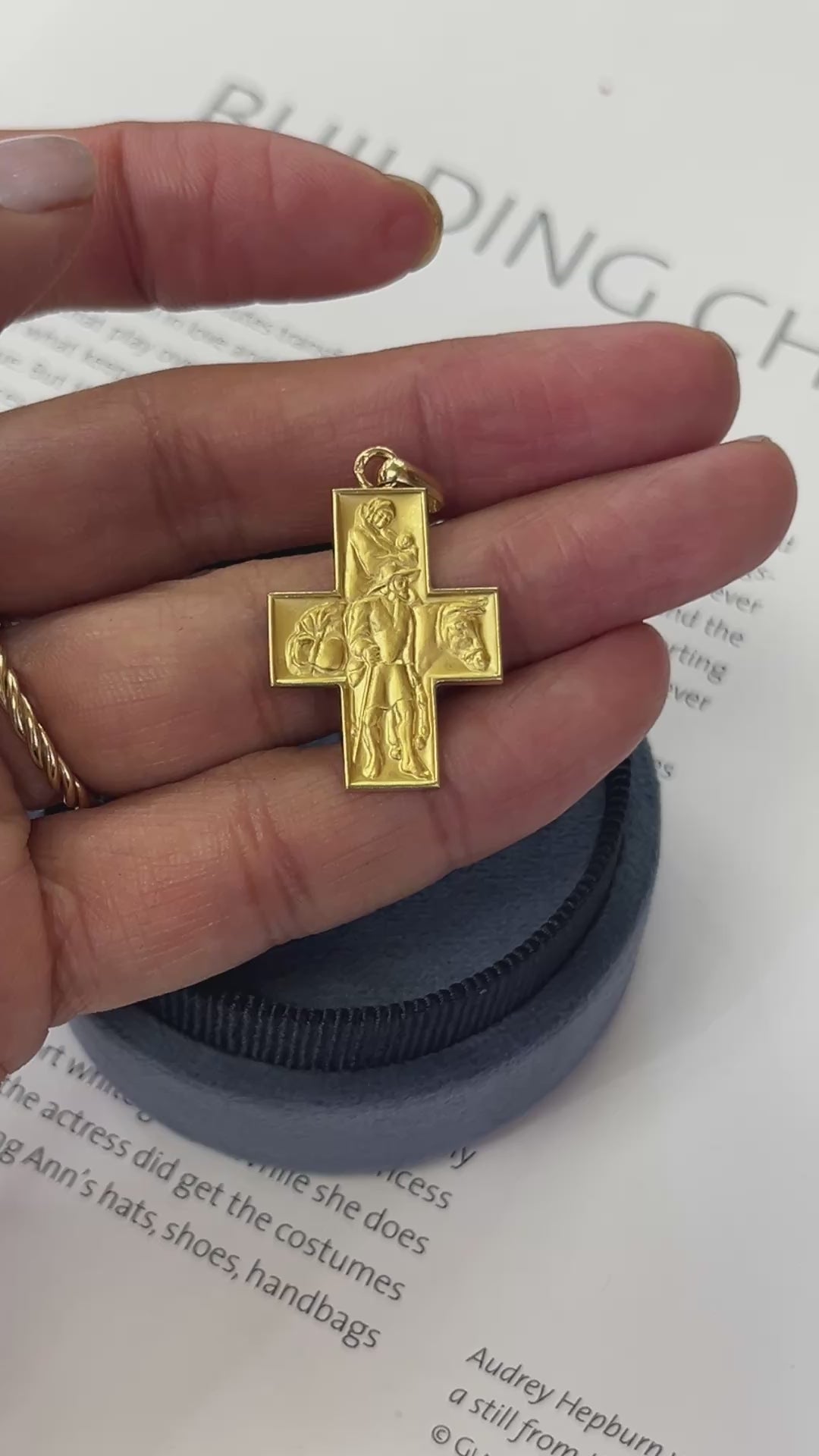 Vintage 18K Yellow Gold Mary & Jesus Cross Charm Pendant