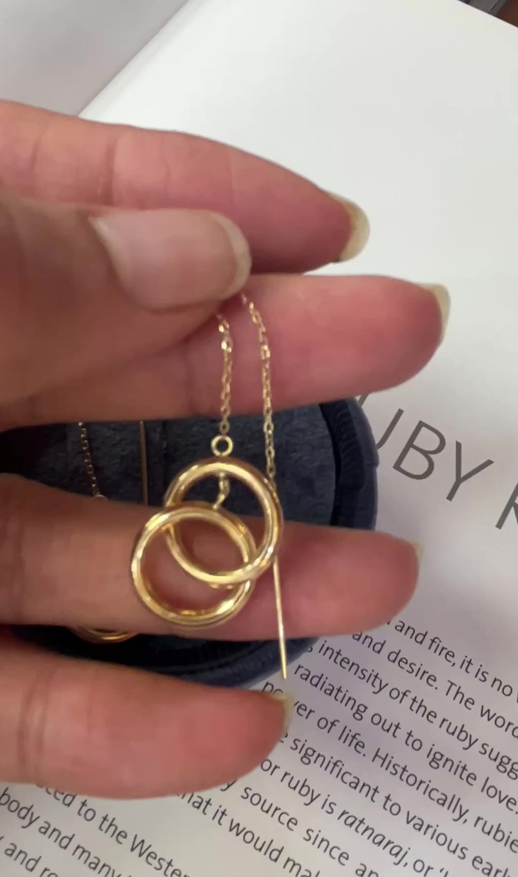 Minimalized 14K Yellow Gold Infinity Threader Earrings